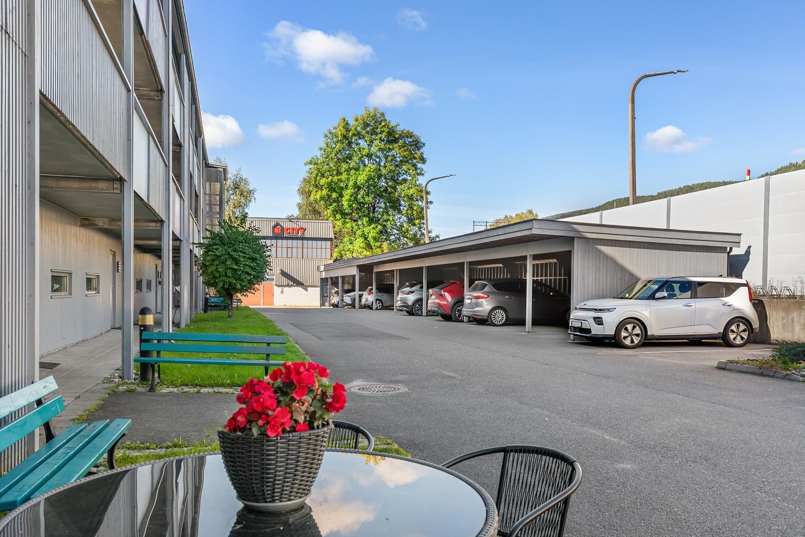 Borettslagets tomt er pent opparbeidet Galleribilde