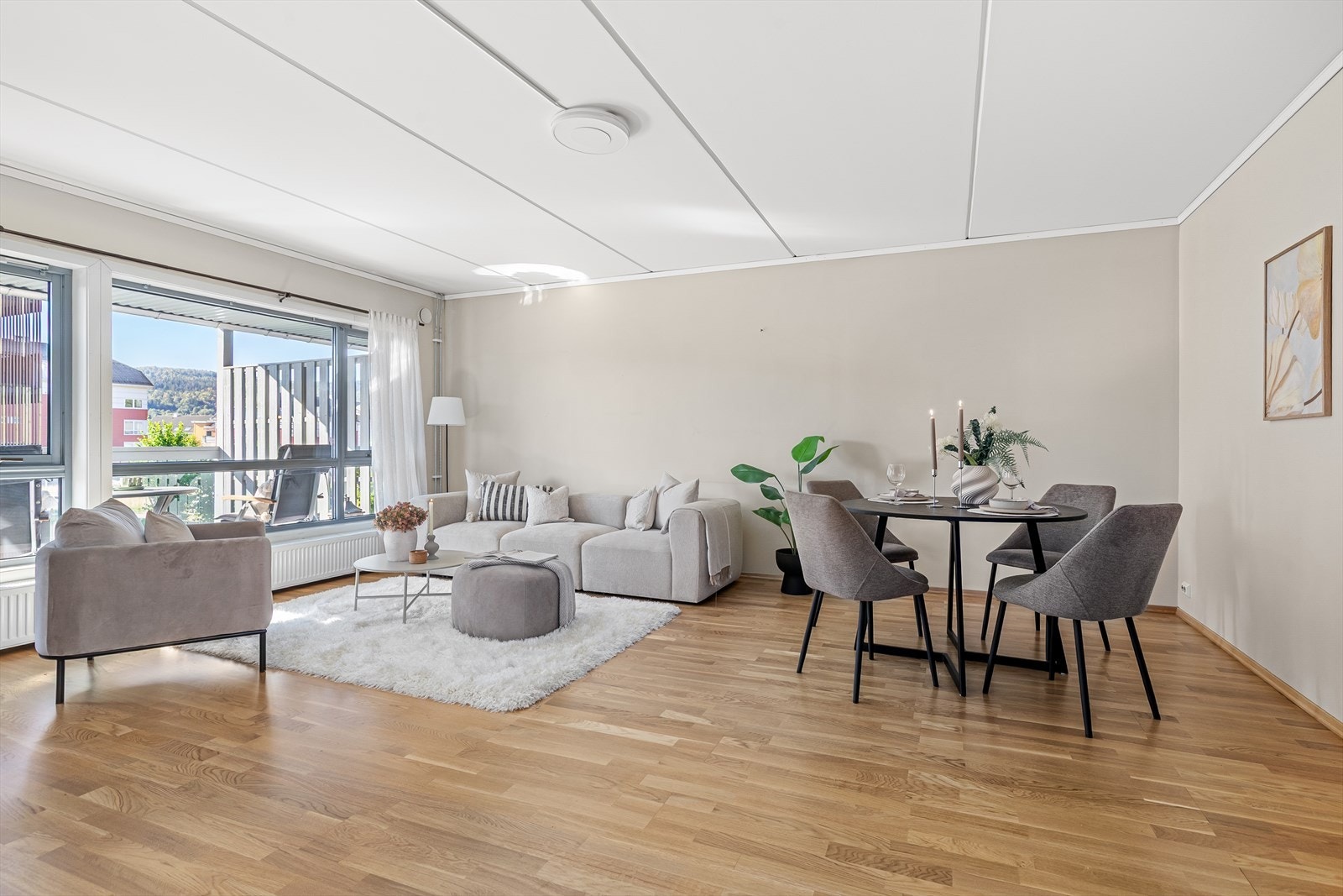 Stor og lys stue Galleribilde