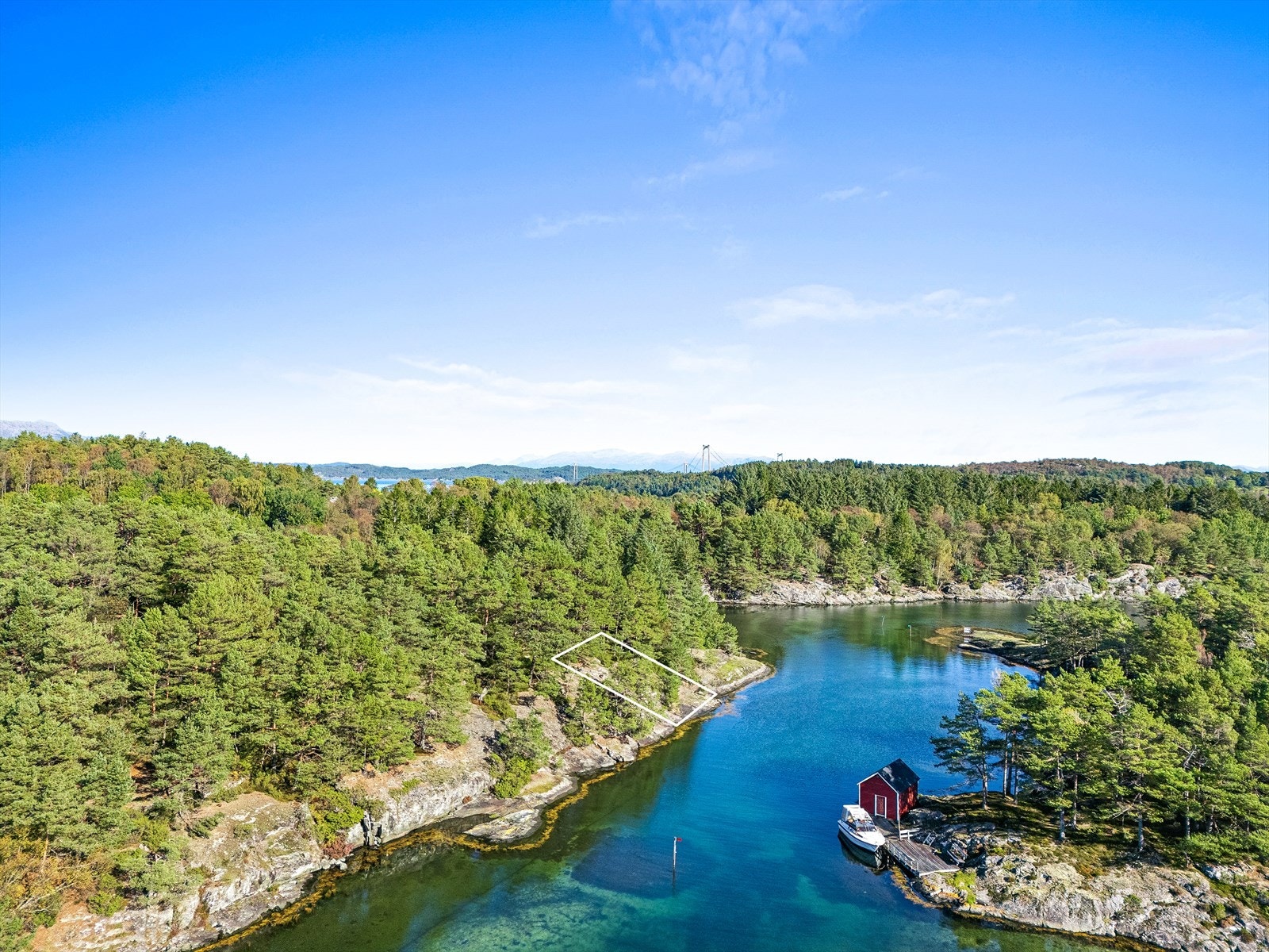 Sjøteigen ligger i et LNF-område Galleribilde