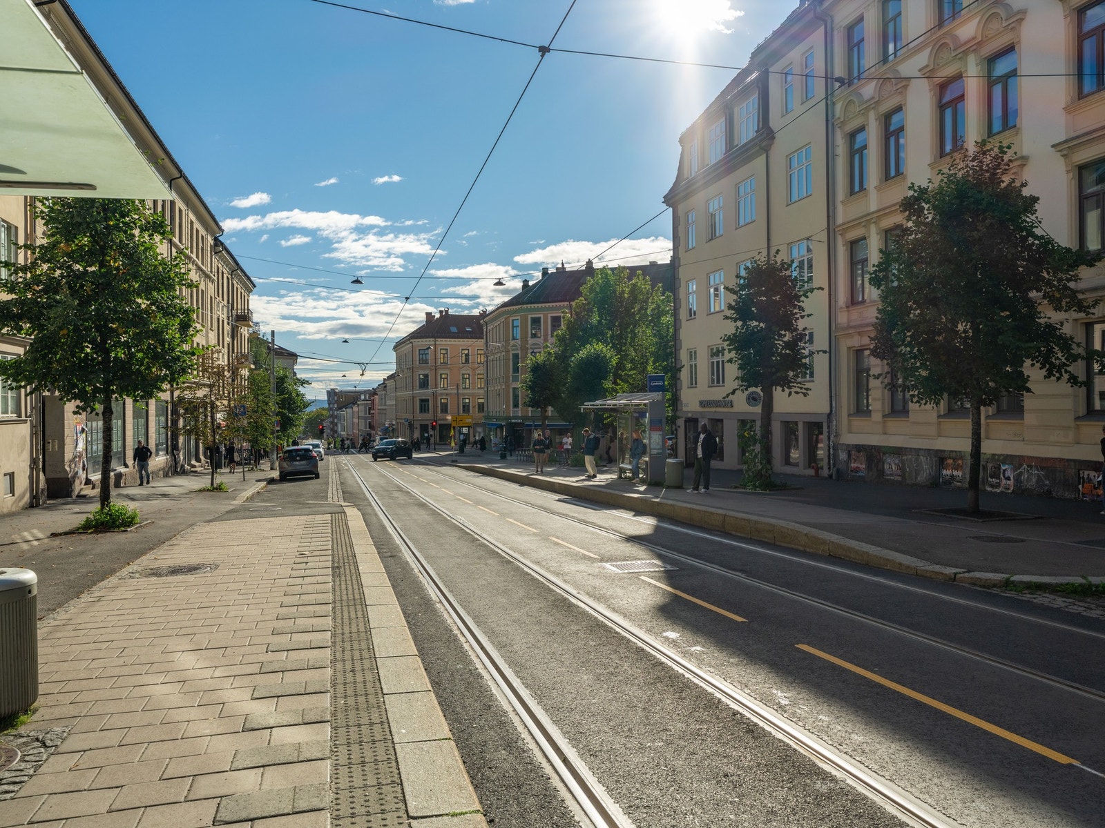 I området er det et bredt utvalg med kafeer, som bl.a. Frida Bakery og Kaffebrenneriet. Galleribilde