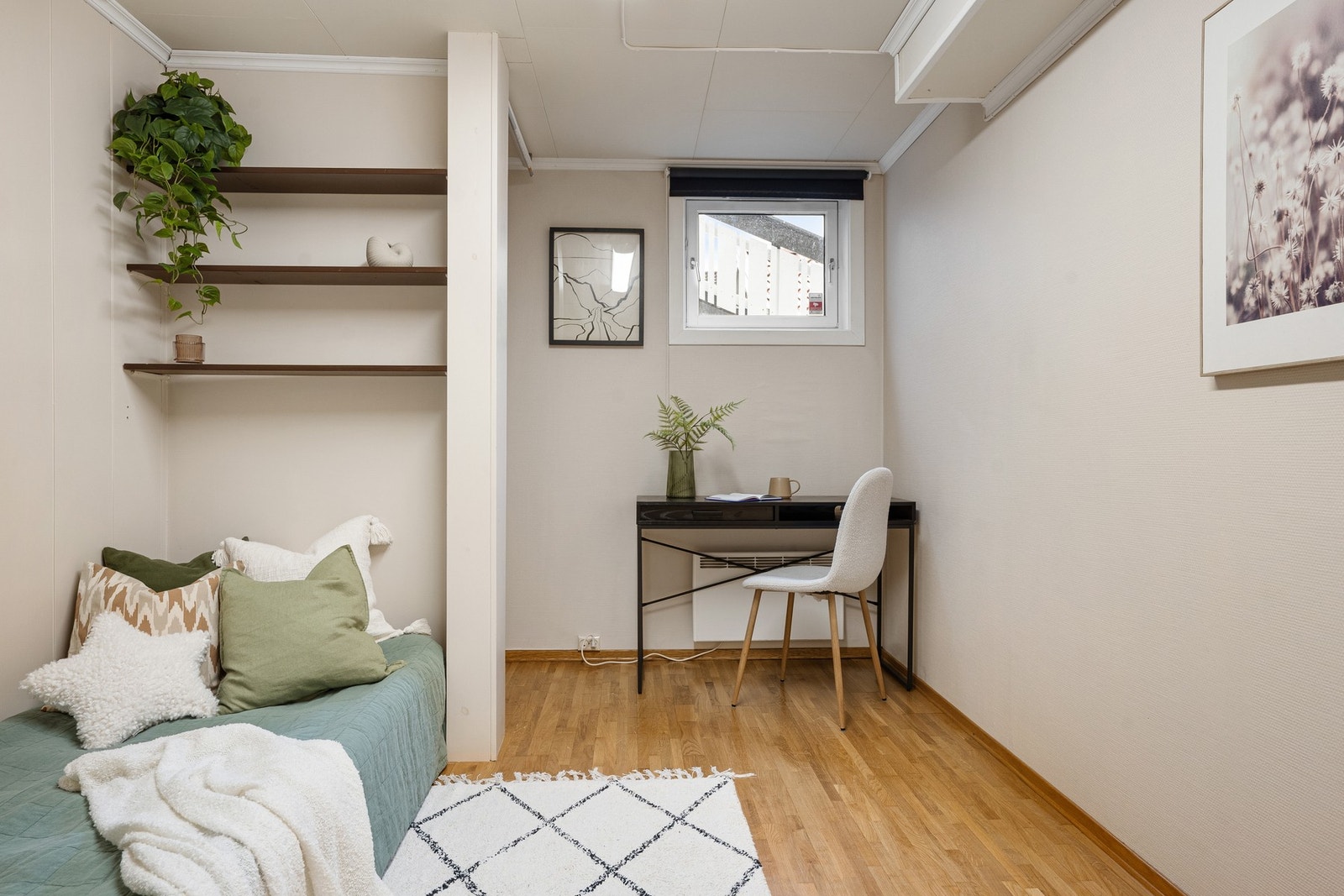 Rommet har et lite vindu, men er ikke godkjent for varig opphold Galleribilde