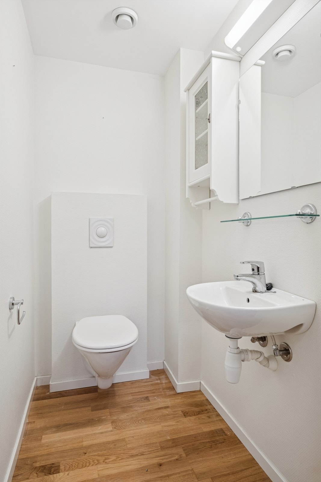 Praktisk separat toalett - en klar fordel i hverdagen og ved besøk Galleribilde