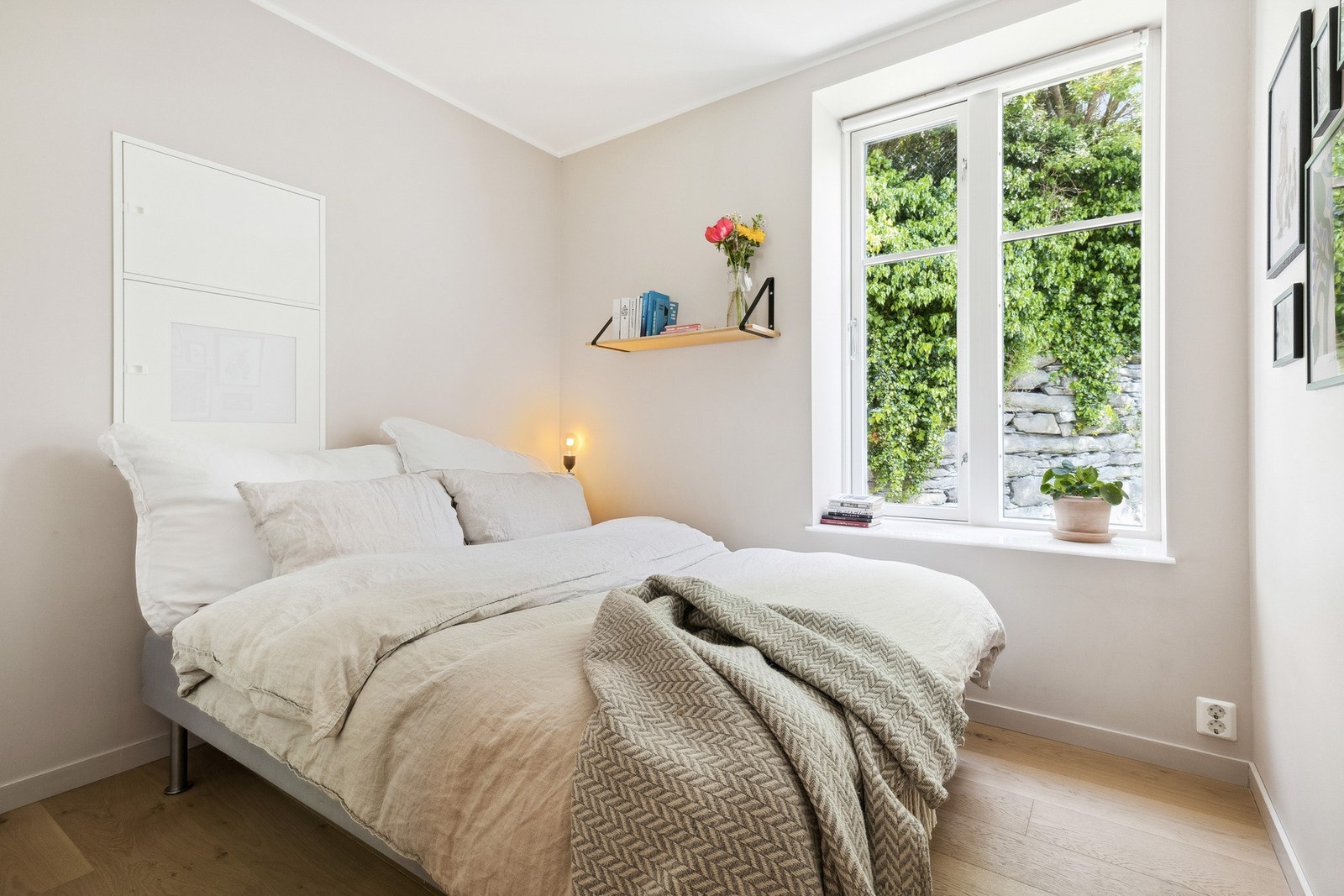 Leiligheten har totalt to soverom på henholdsvis 7,9 og 8,4 kvadratmeter Galleribilde