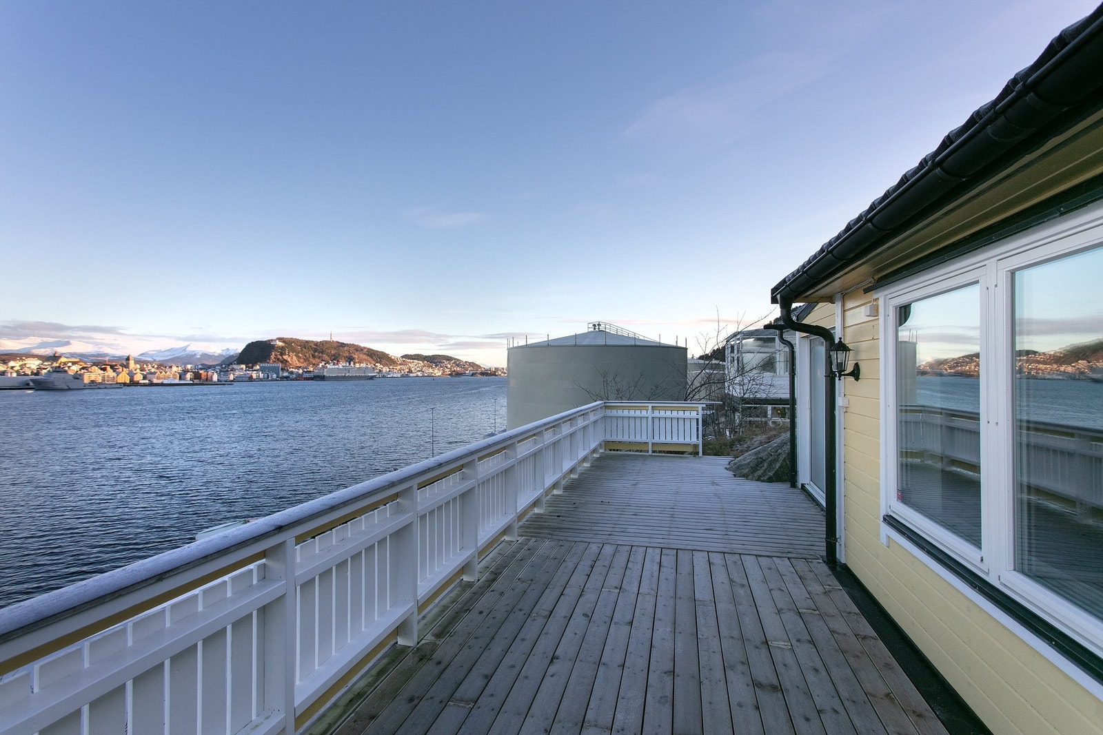 Tilbygget terrasse mot nord Galleribilde