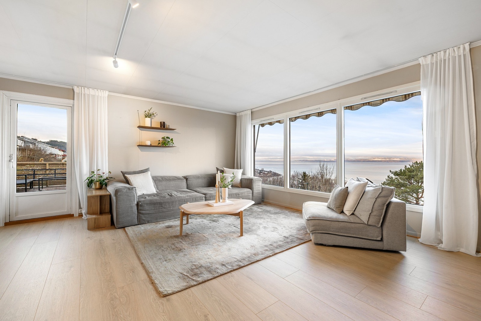 Lys og romslig stue på 33 kvm. Galleribilde