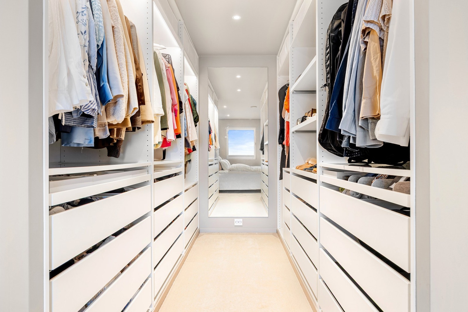 Meget praktisk og rikelig med oppbevaring. Galleribilde