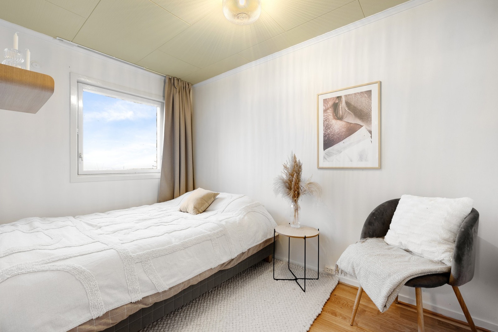 Soverom sokkel på 7,7 kvm. Galleribilde