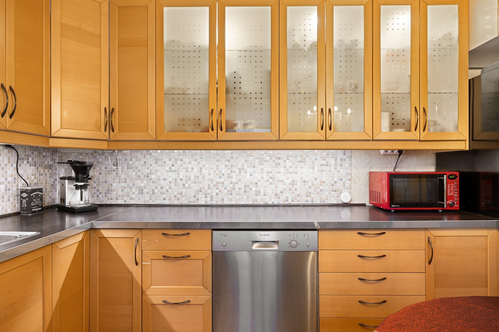 Stort og fint kjøkken på 13 kvm med god skapplass. Galleribilde