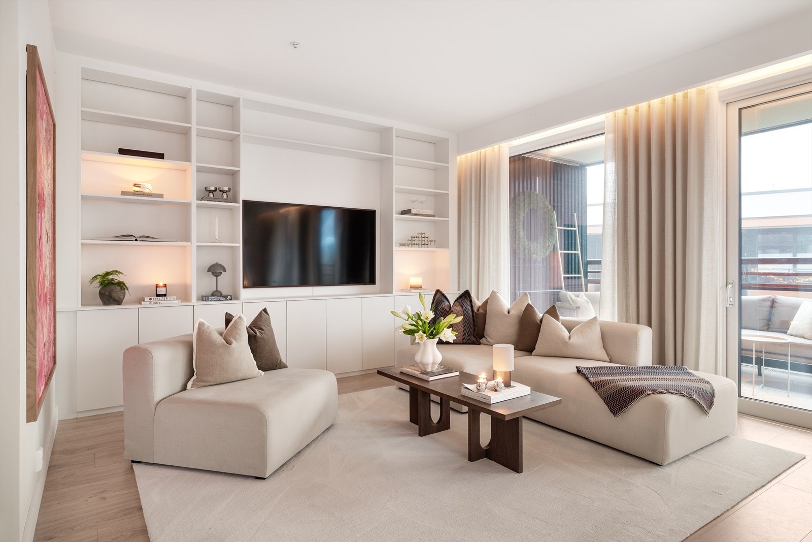 Leiligheten var ferdig i 2024, og har en ypperlig beliggenhet i byggets 3. etasje. Galleribilde