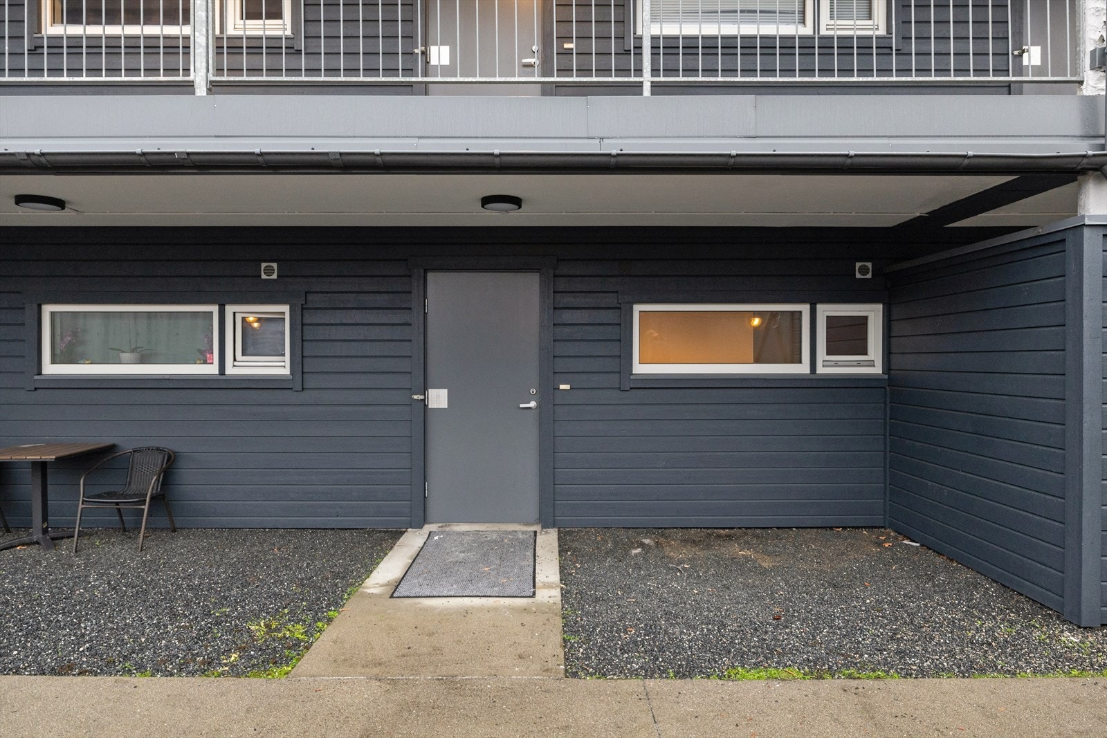 Leiligheten befinner seg i underetasjen. Galleribilde