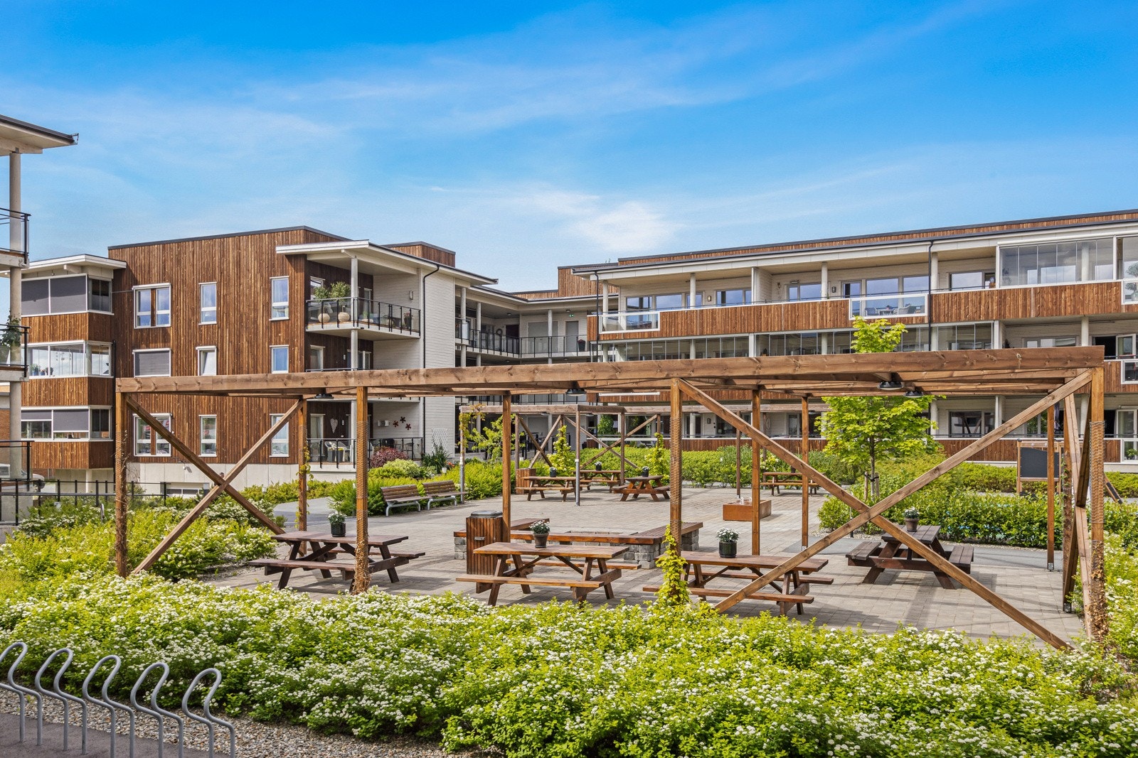 Pent opparbeidede fellesarealer / hageanlegg. Galleribilde