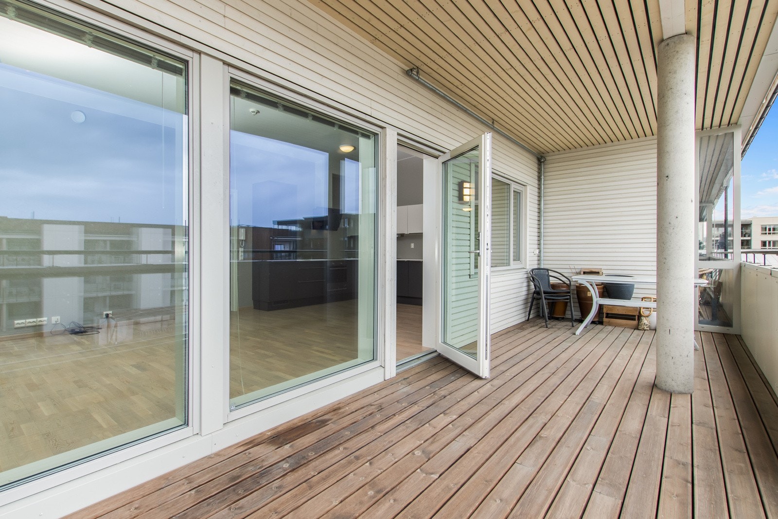 Det er gode solforhold på balkongen. Galleribilde