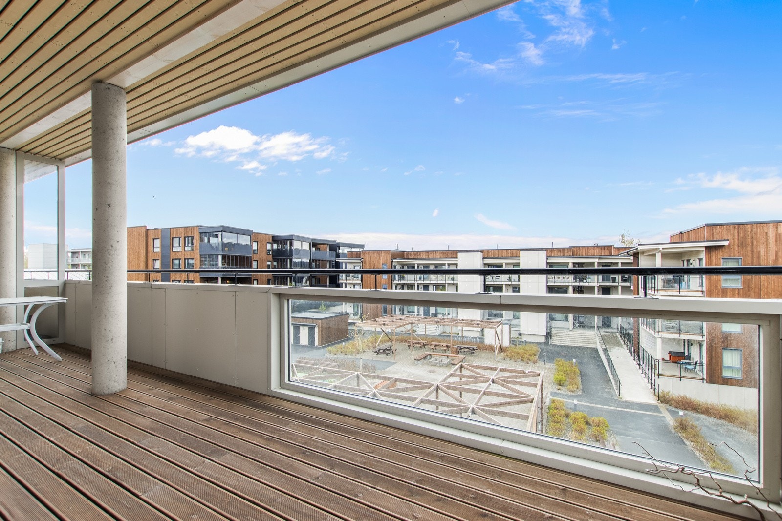 Takoverbygd balkong på 21m² vendt mot sør. Galleribilde