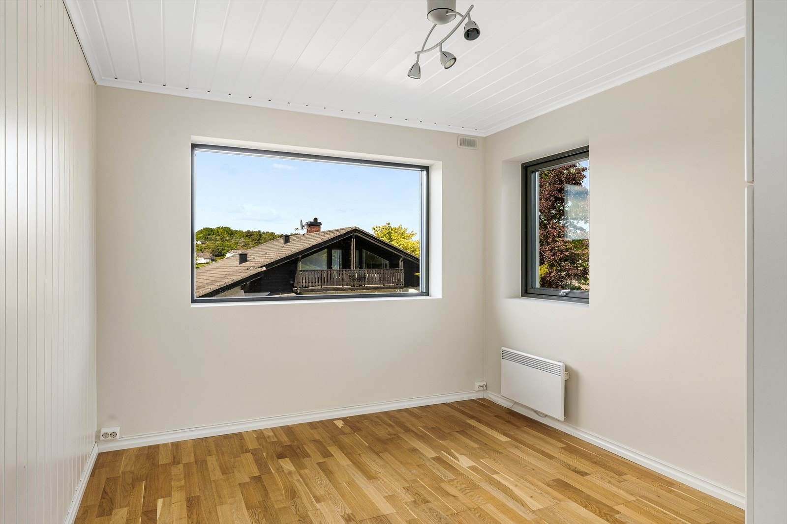 Leiligheten er innredet med et lyst og pent soverom. Galleribilde