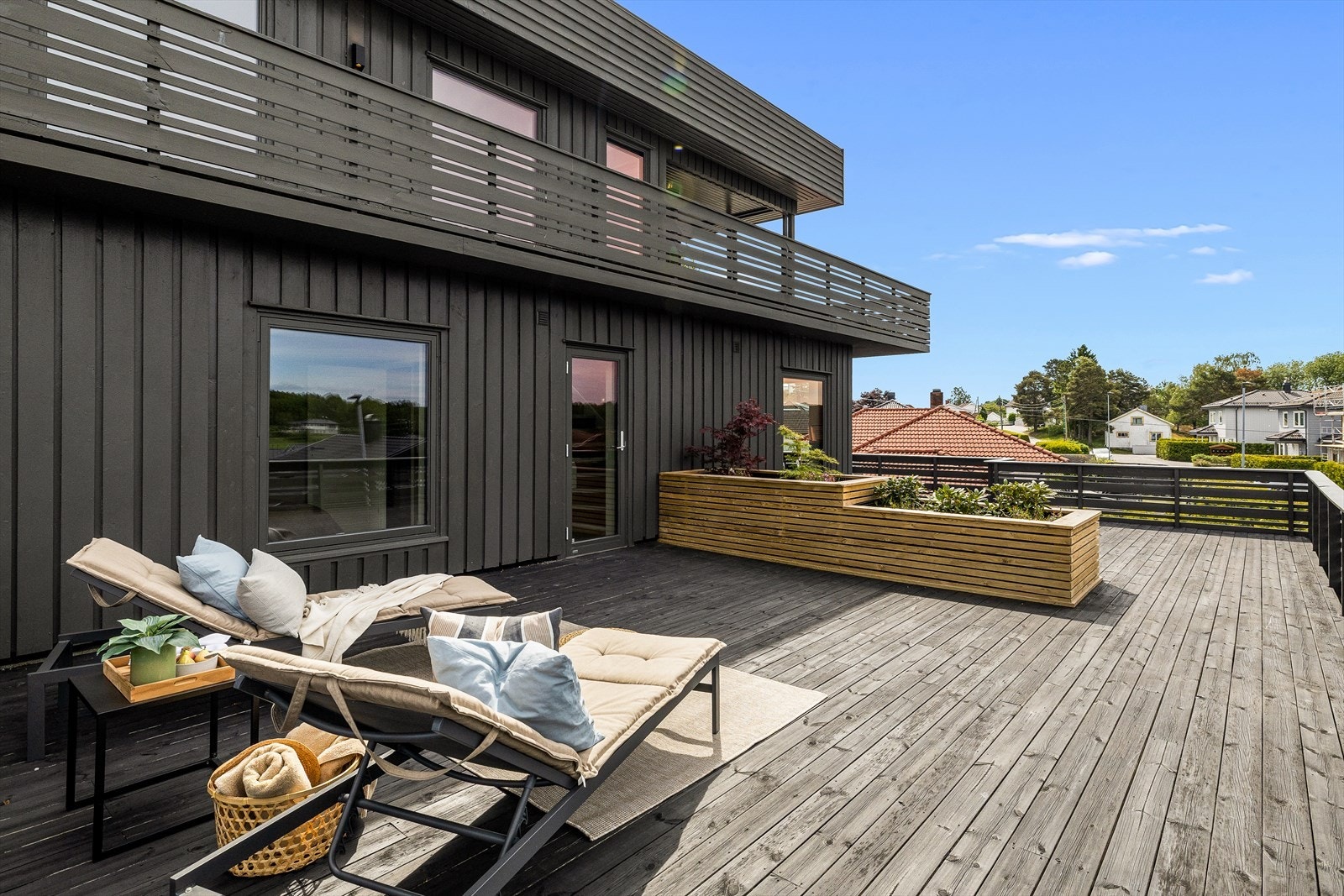 Fra gangen er det direkte utgang til en fantastisk terrasse som virkelig skiller seg ut. Galleribilde