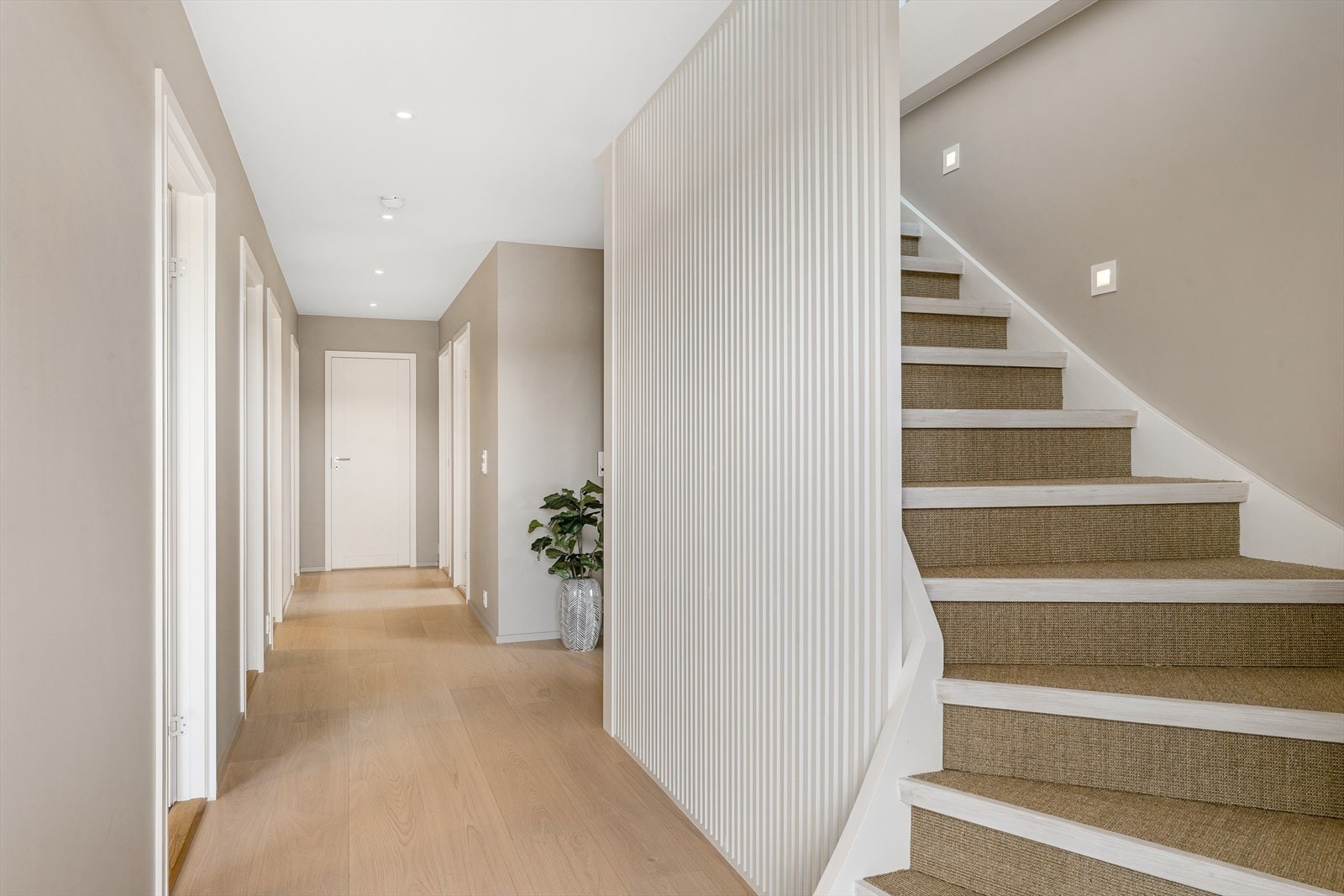 Lekker trapp tar deg ned til 1. etasje. Galleribilde