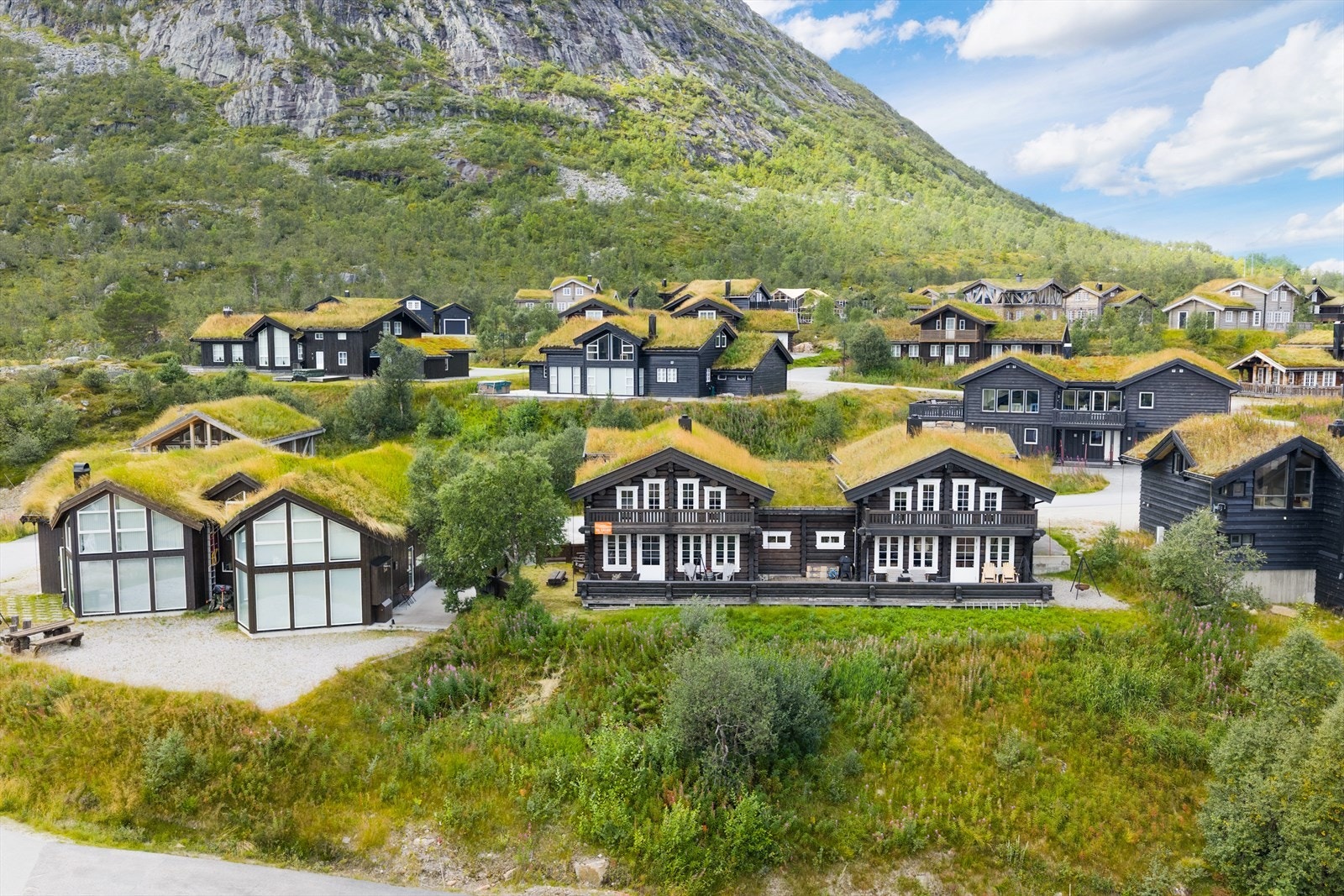 Hytten ligger luftig til med fantastisk utsikt! Galleribilde