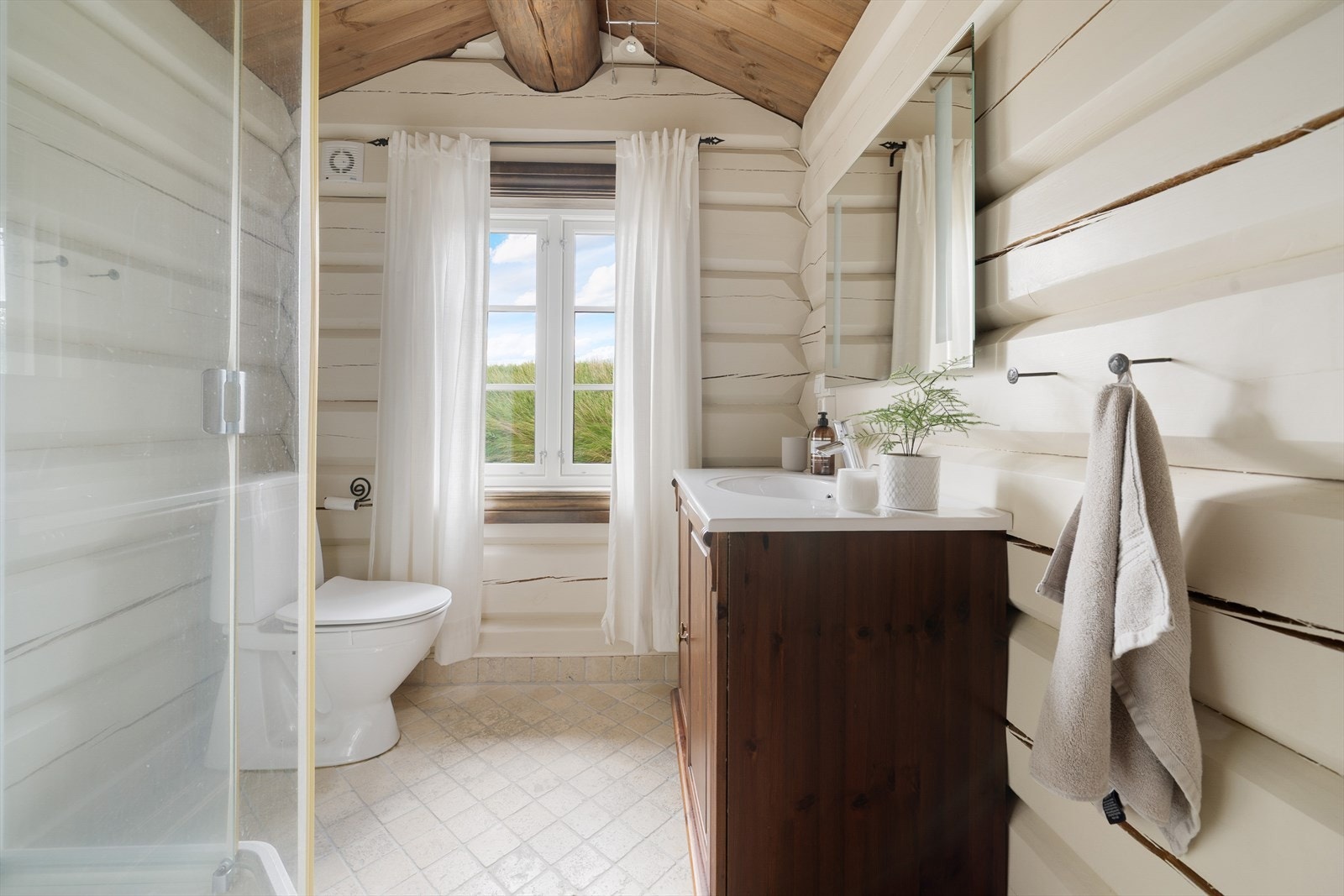 Bad med dusj 2 etasje Galleribilde