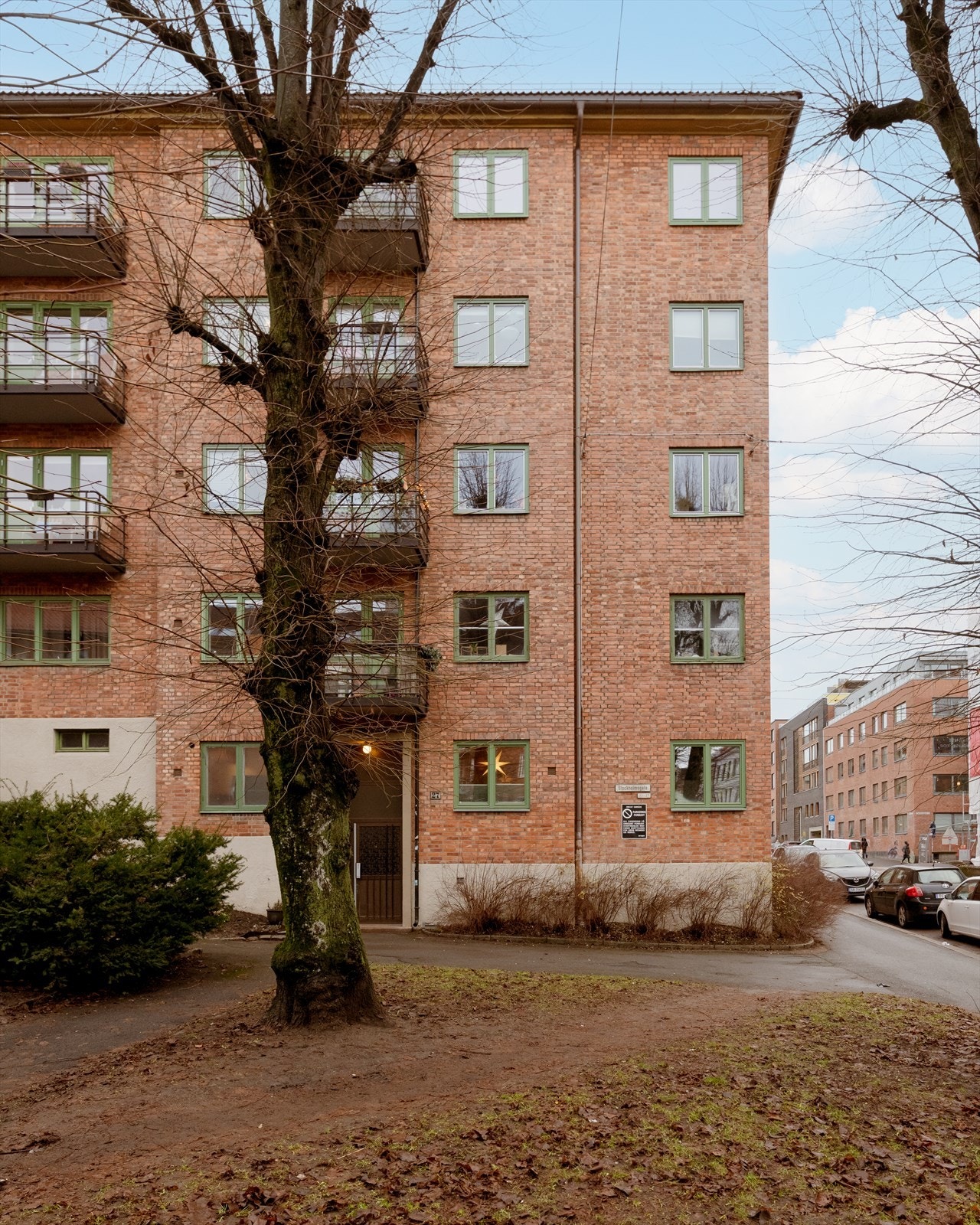 Her bor du sentralt på Dælenenga, i et rolig og populært boligområde med nærhet til nesten alt du trenger. Galleribilde