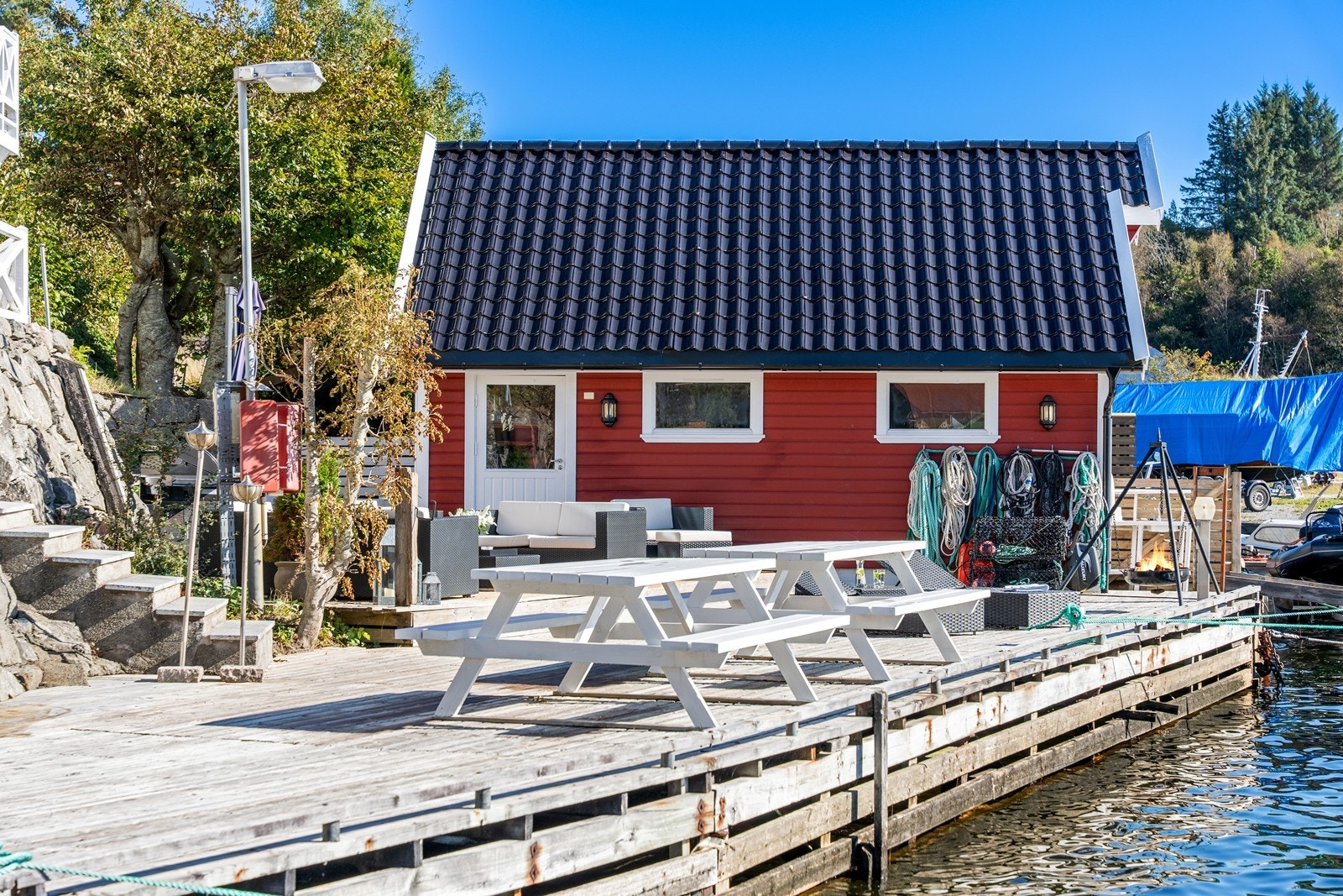 En flott plass til å invitere på sosiale sammenkomster i idylliske omgivelser. Galleribilde