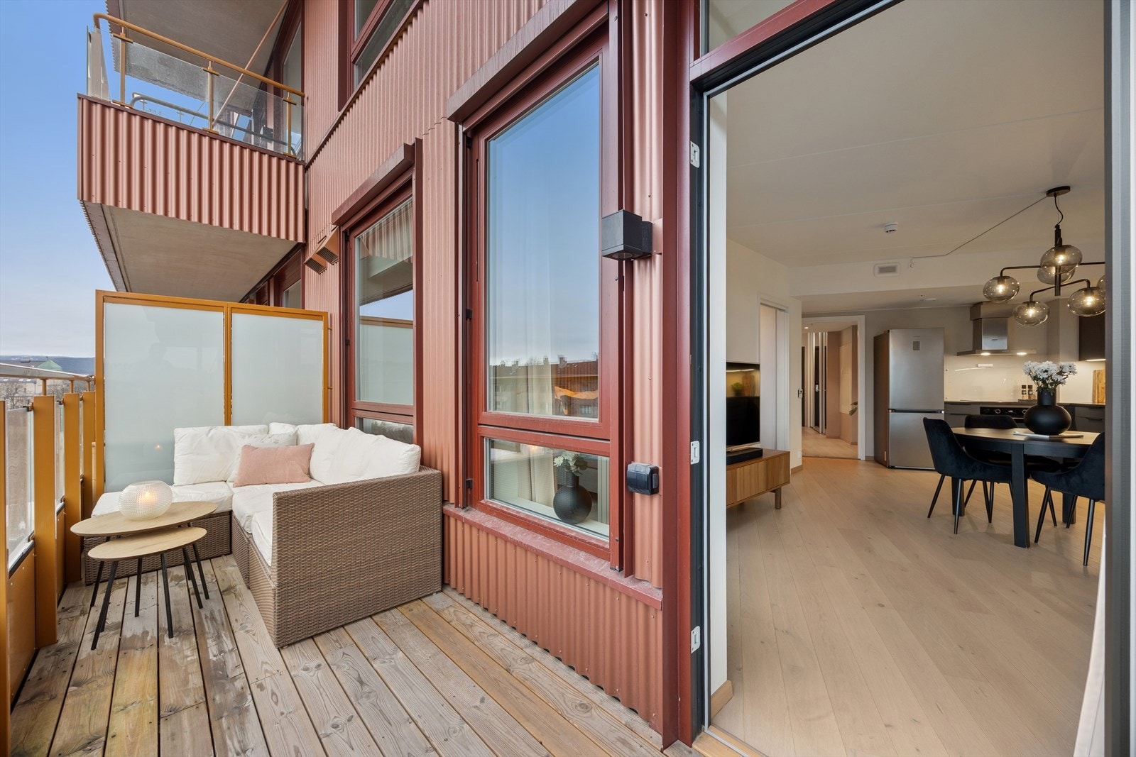 Balkongen måler ca 7 kvm. Galleribilde