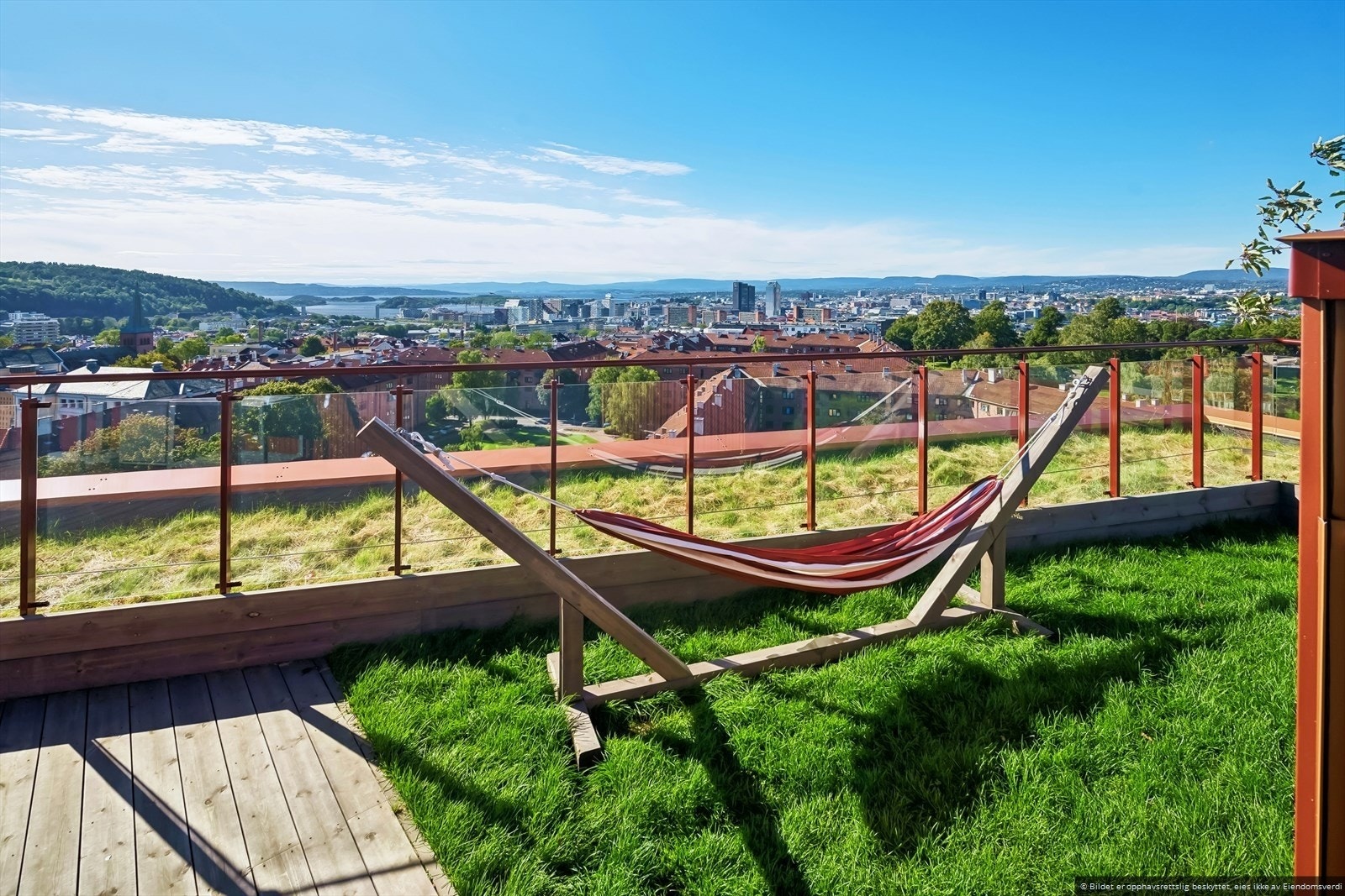 I Tigergården kan beboerne nyte flere flotte takterrasser. Galleribilde