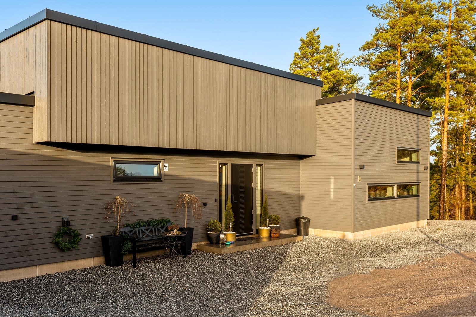 Opphøyd inngangsparti Galleribilde