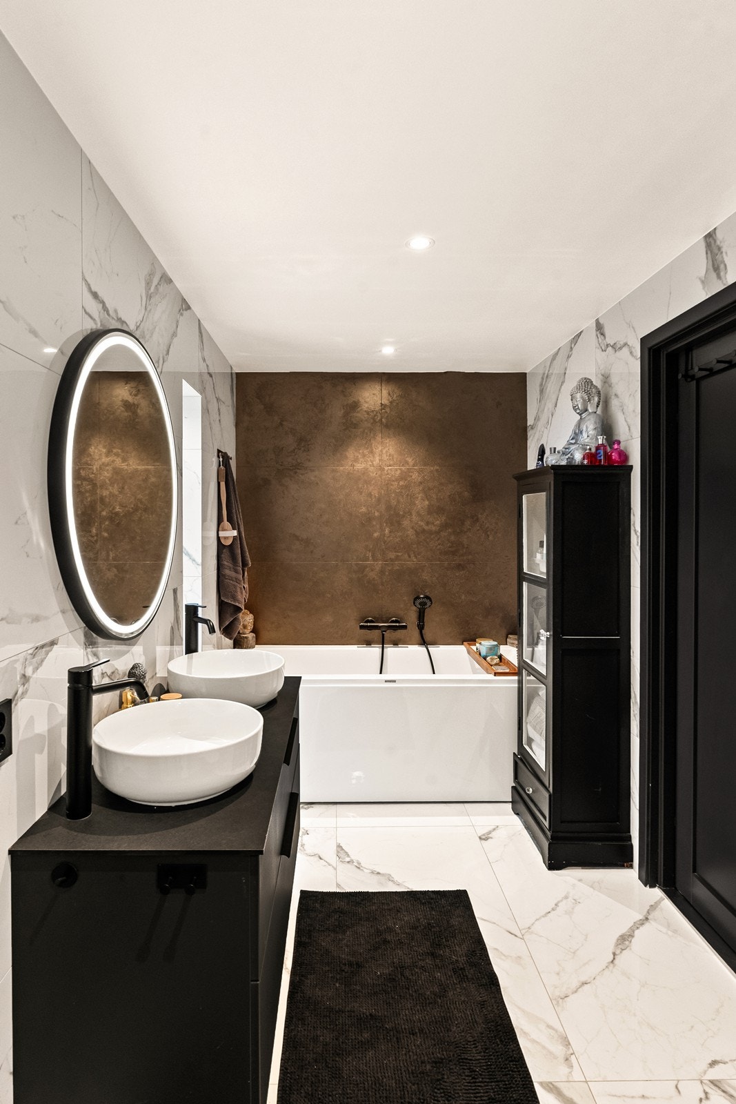 Innfelte downlights i himlingen Galleribilde