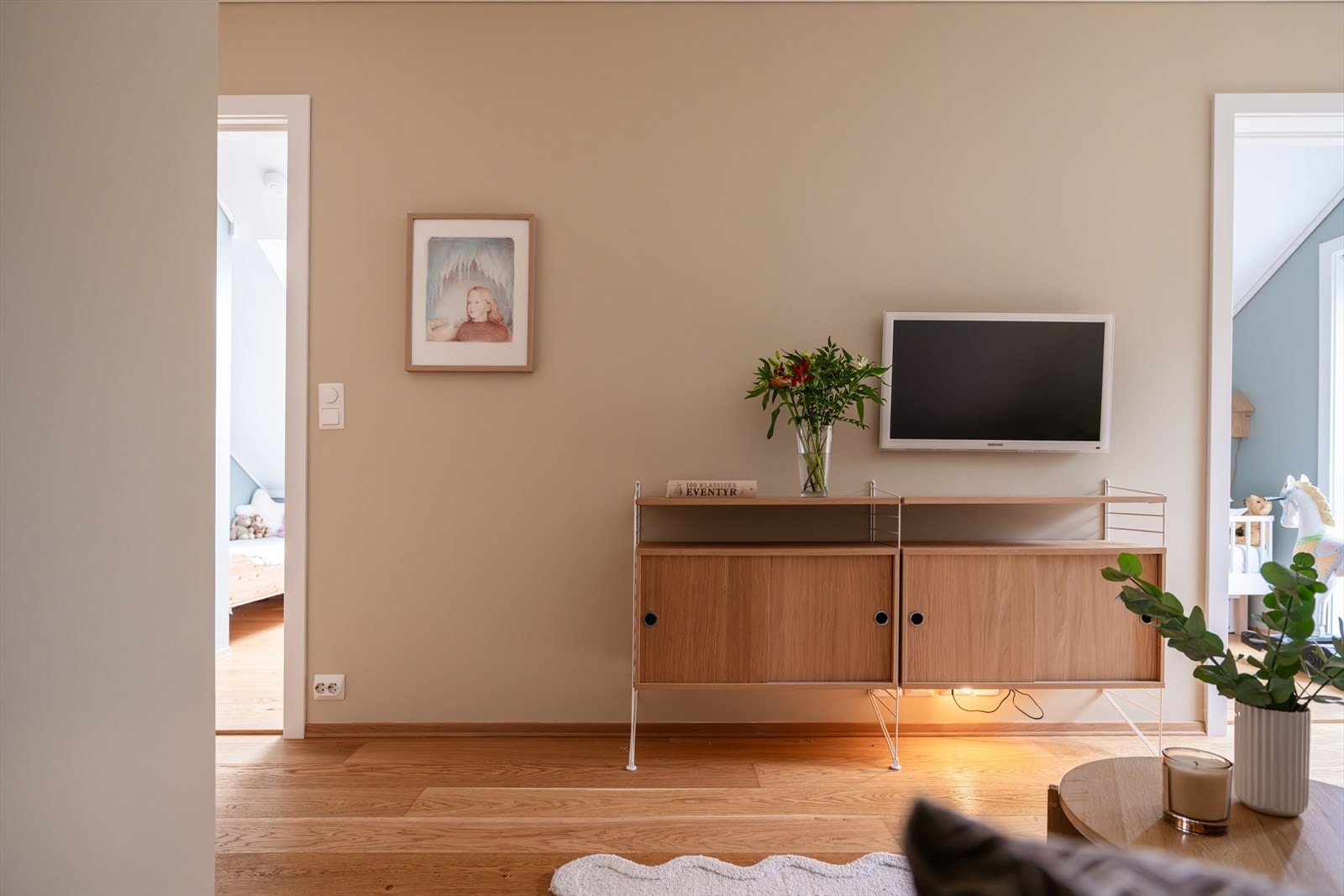 Rommet egner seg godt som TV-stue, hjemmekontor, lesehjørne eller ekstra oppholdsrom. Galleribilde