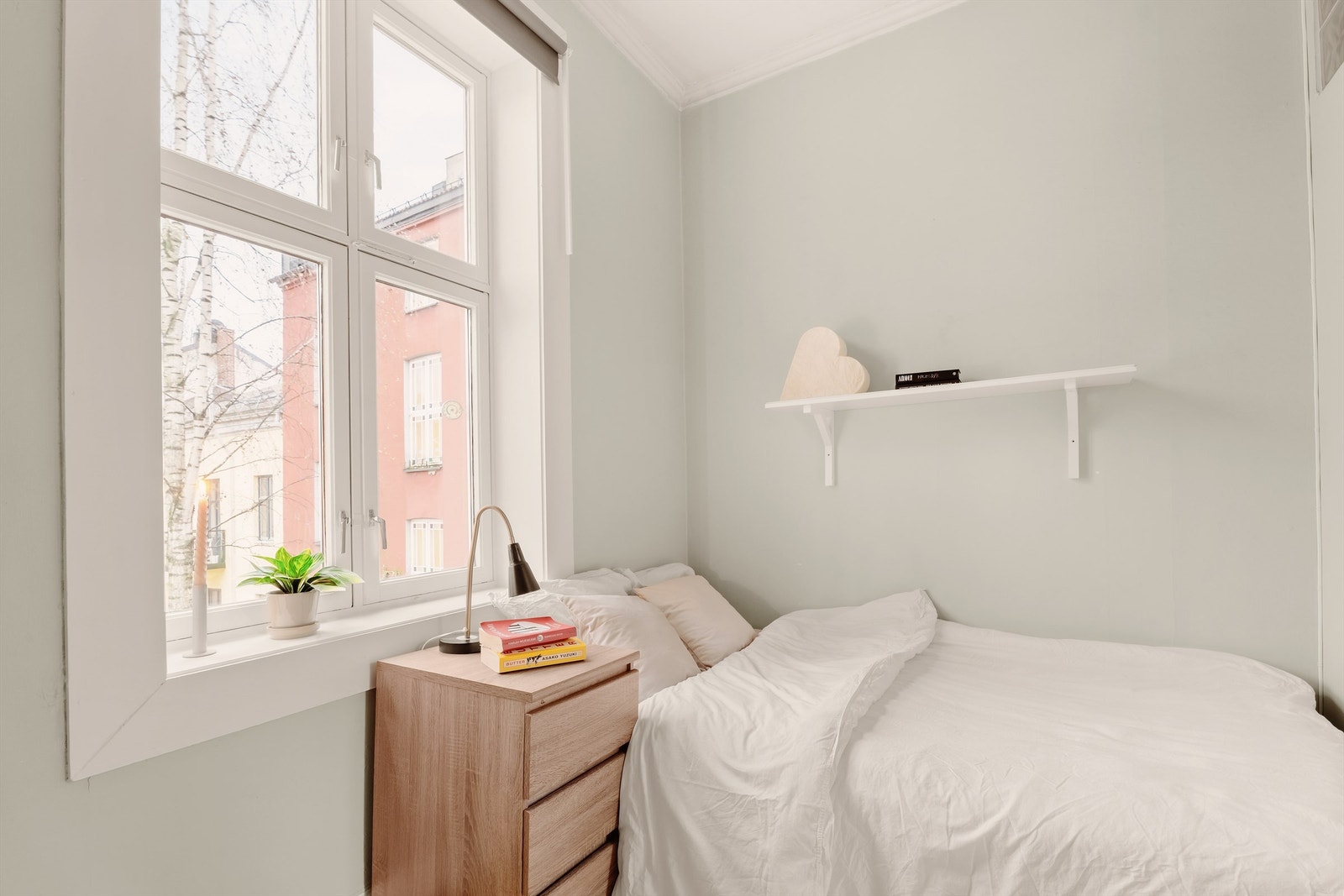 Soverom 2 og 3 er også av god størrelse med plass til dobbeltseng og garderobeskap. Galleribilde