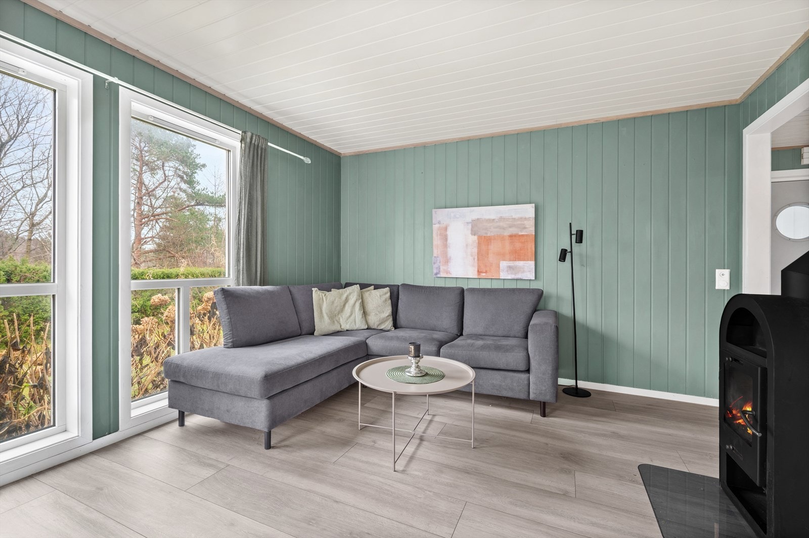 Peisovn er montert i stuen Galleribilde