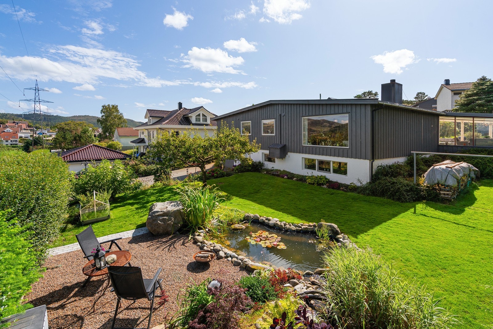 Velkommen til Hageveien 3. ( Bilder tatt av fotograf Hanne T. Karlsen ) Galleribilde