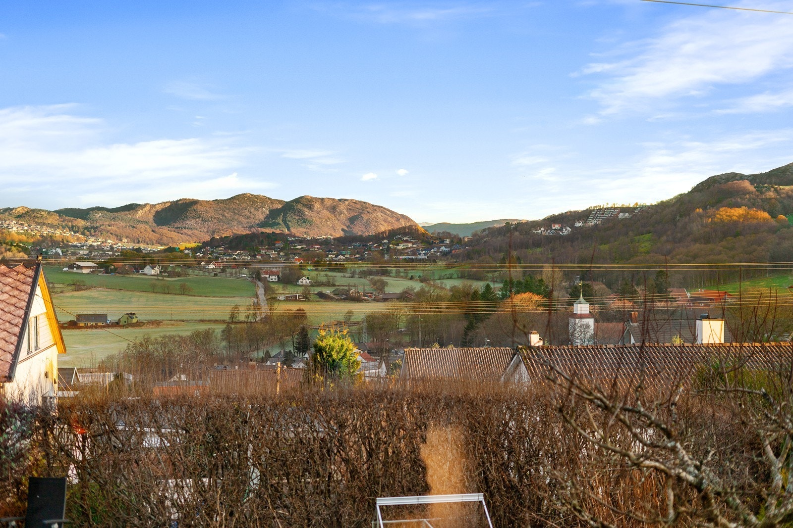 Fantastisk utsikt fra stue og kjøkken. Galleribilde