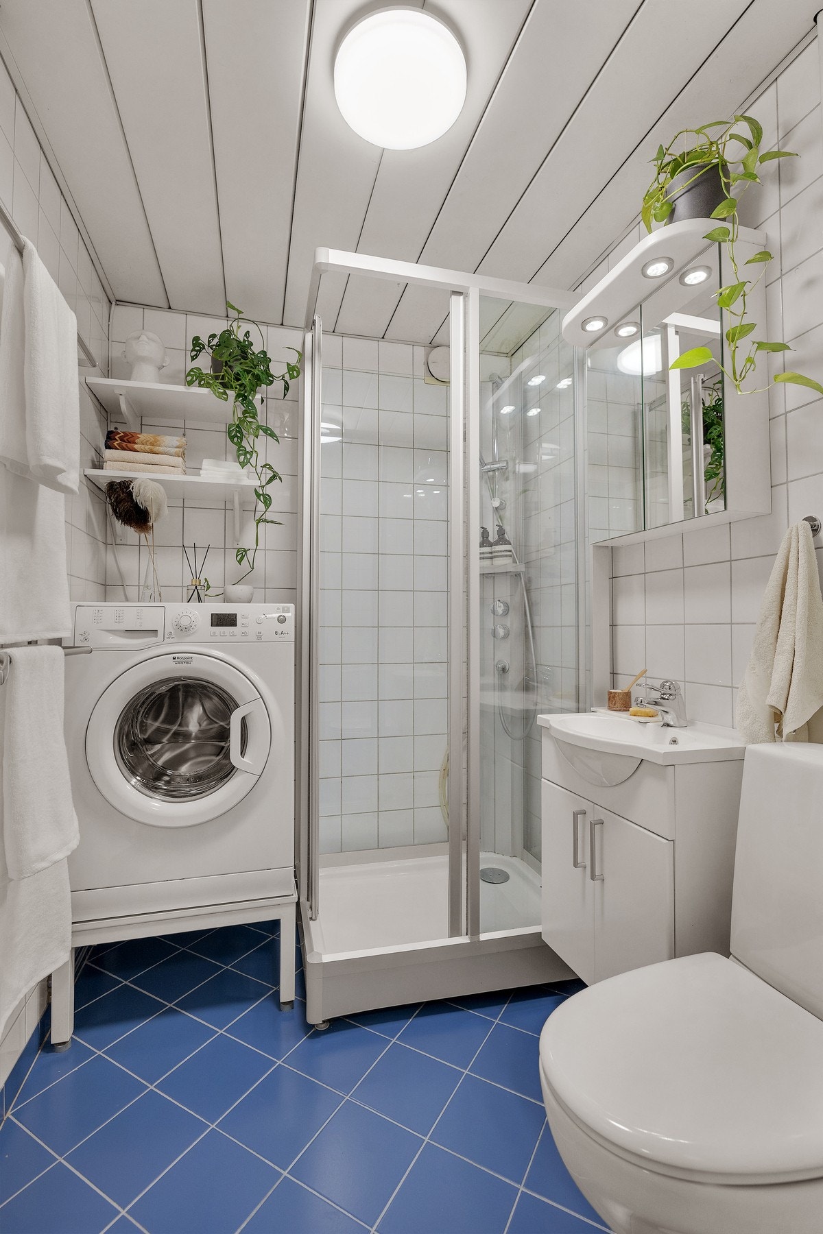 Toalett og avløpsrør under vask er skiftet i 2025 Galleribilde