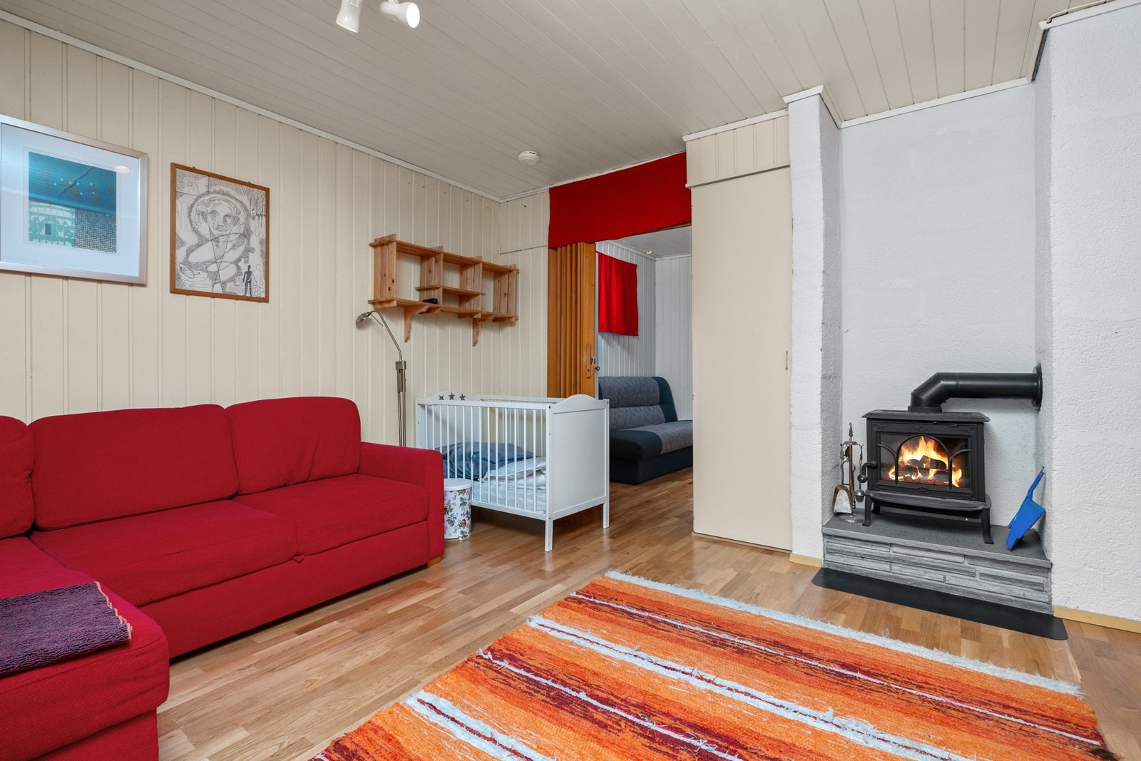 Soverom/oppholdsrom i sokkel på 14,6 kvm. Galleribilde