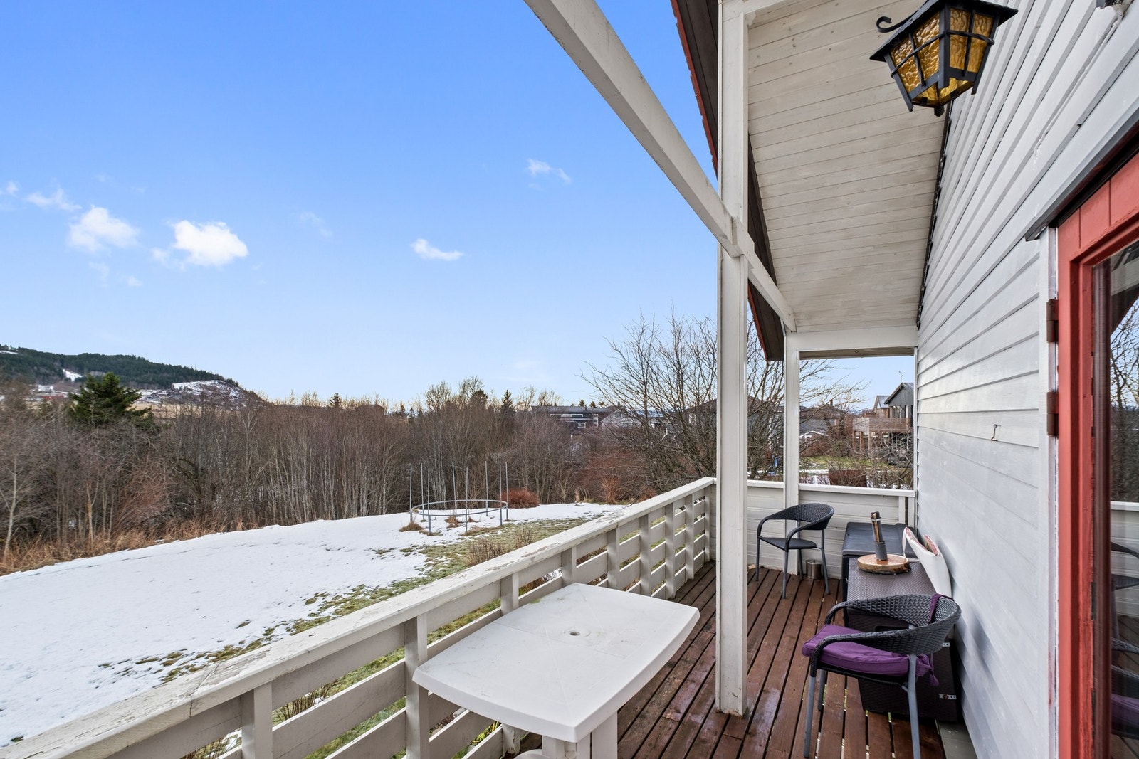 Stort uteområde i naturskjønne omgivelser. Galleribilde