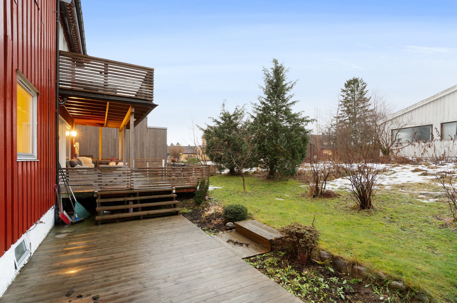 Terrasse og flott uteområde. Galleribilde