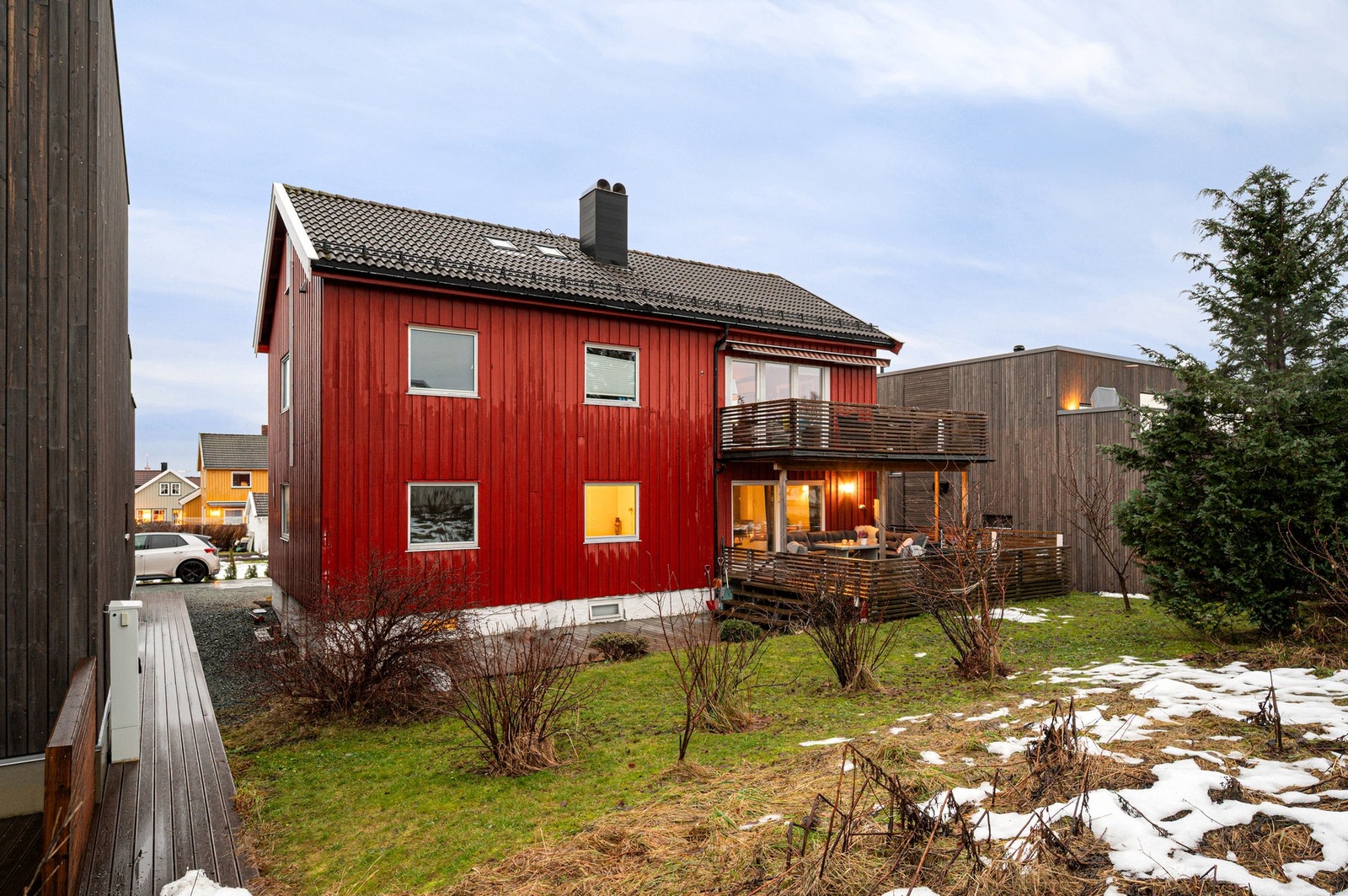 Velkommen til Skjermvegen 33B - Presentert av EiendomsMegler1 ved Mathias Åsvang. Galleribilde