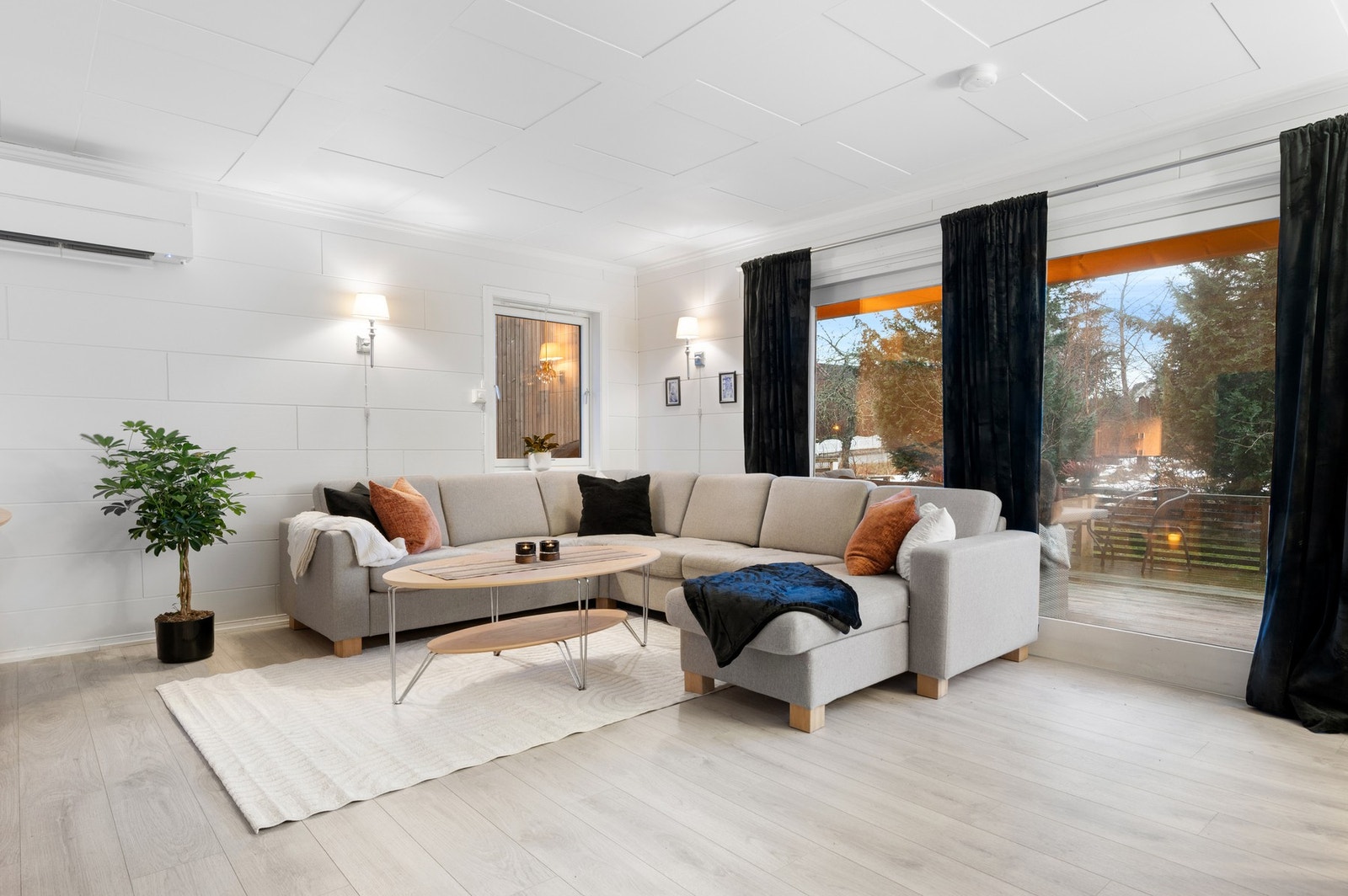 Montert varmepumpe i 2018 i stuen. Galleribilde