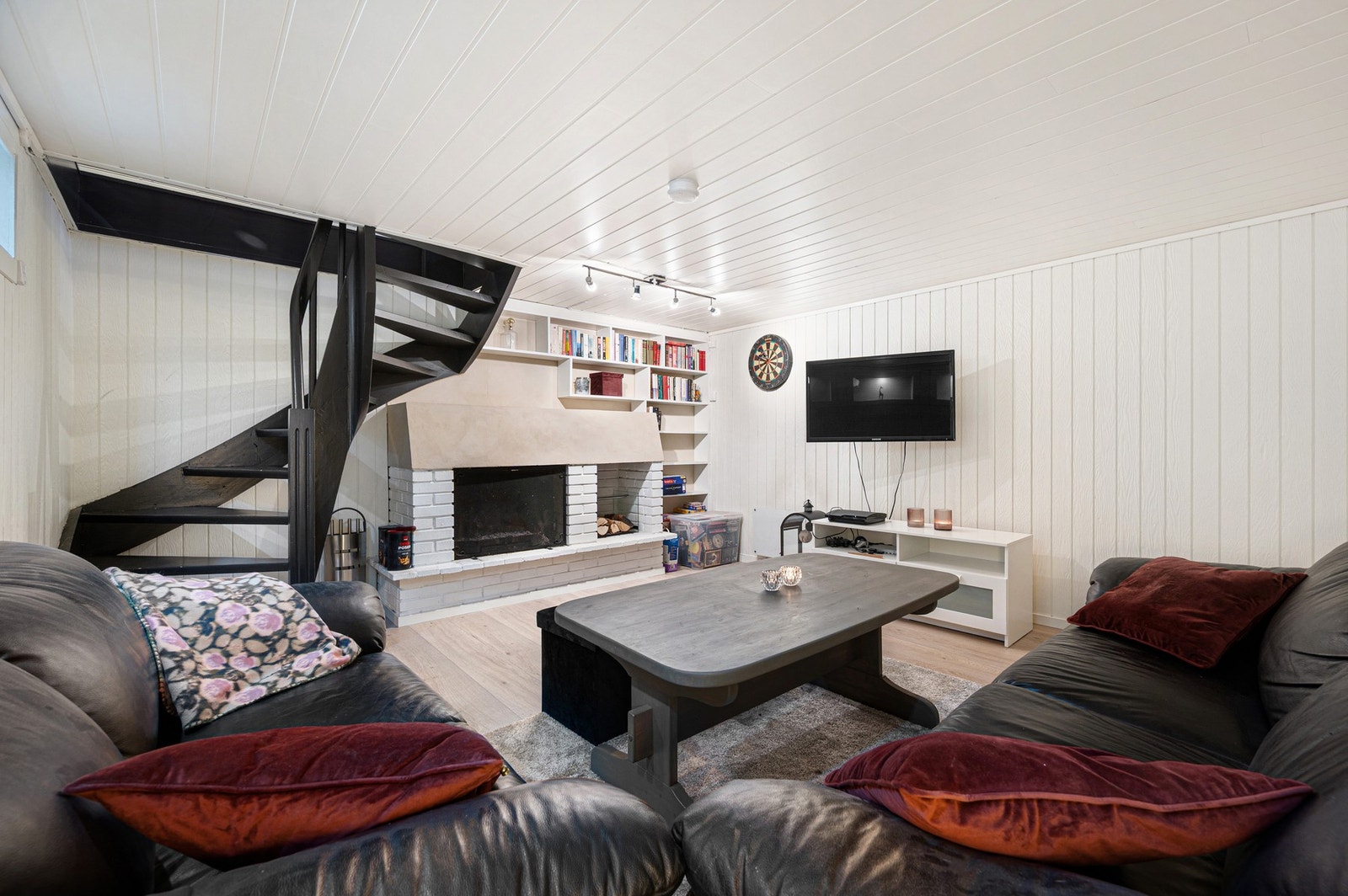 Kjelleretasje. Galleribilde