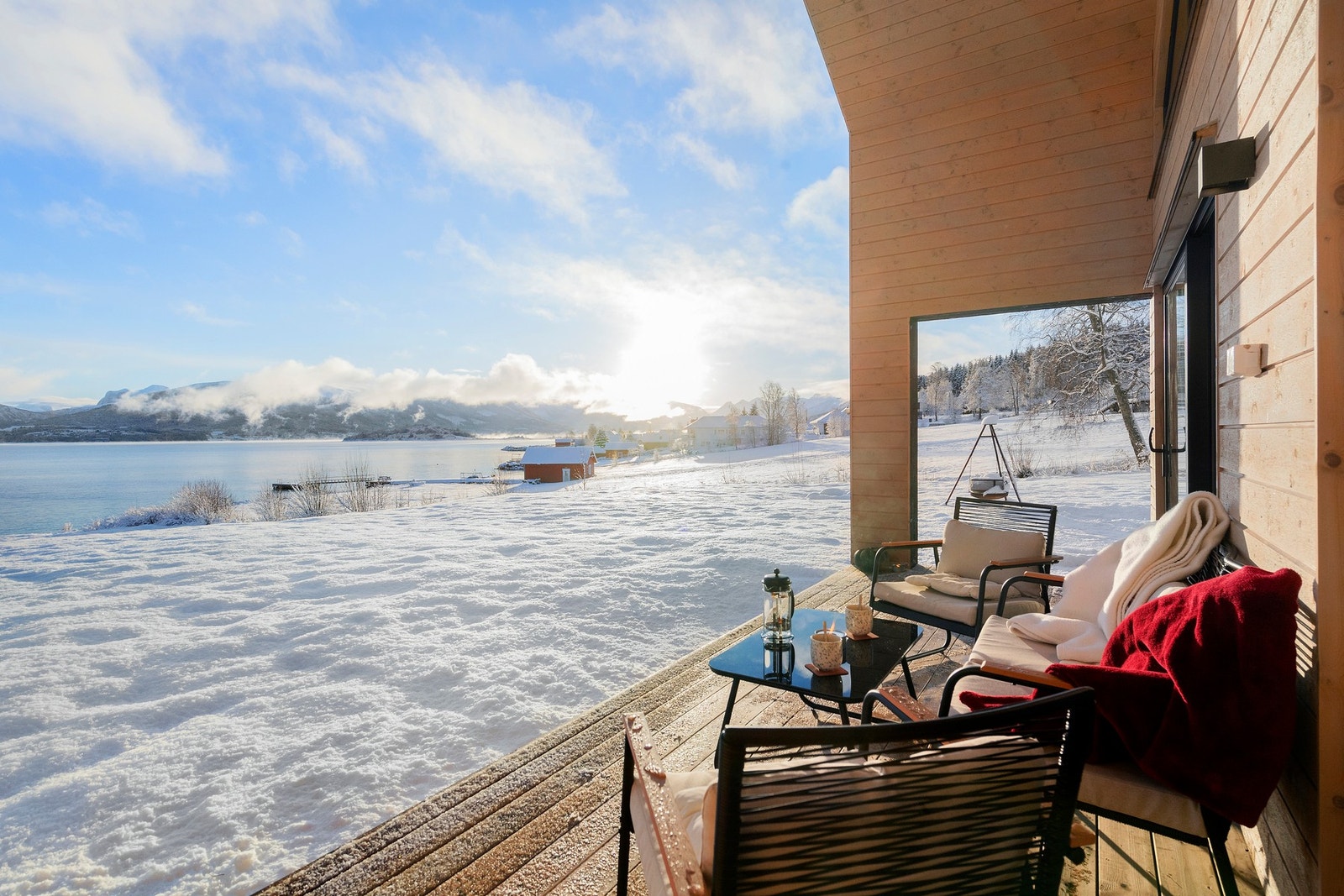 Delvis overbygget terrasse mot øst Galleribilde