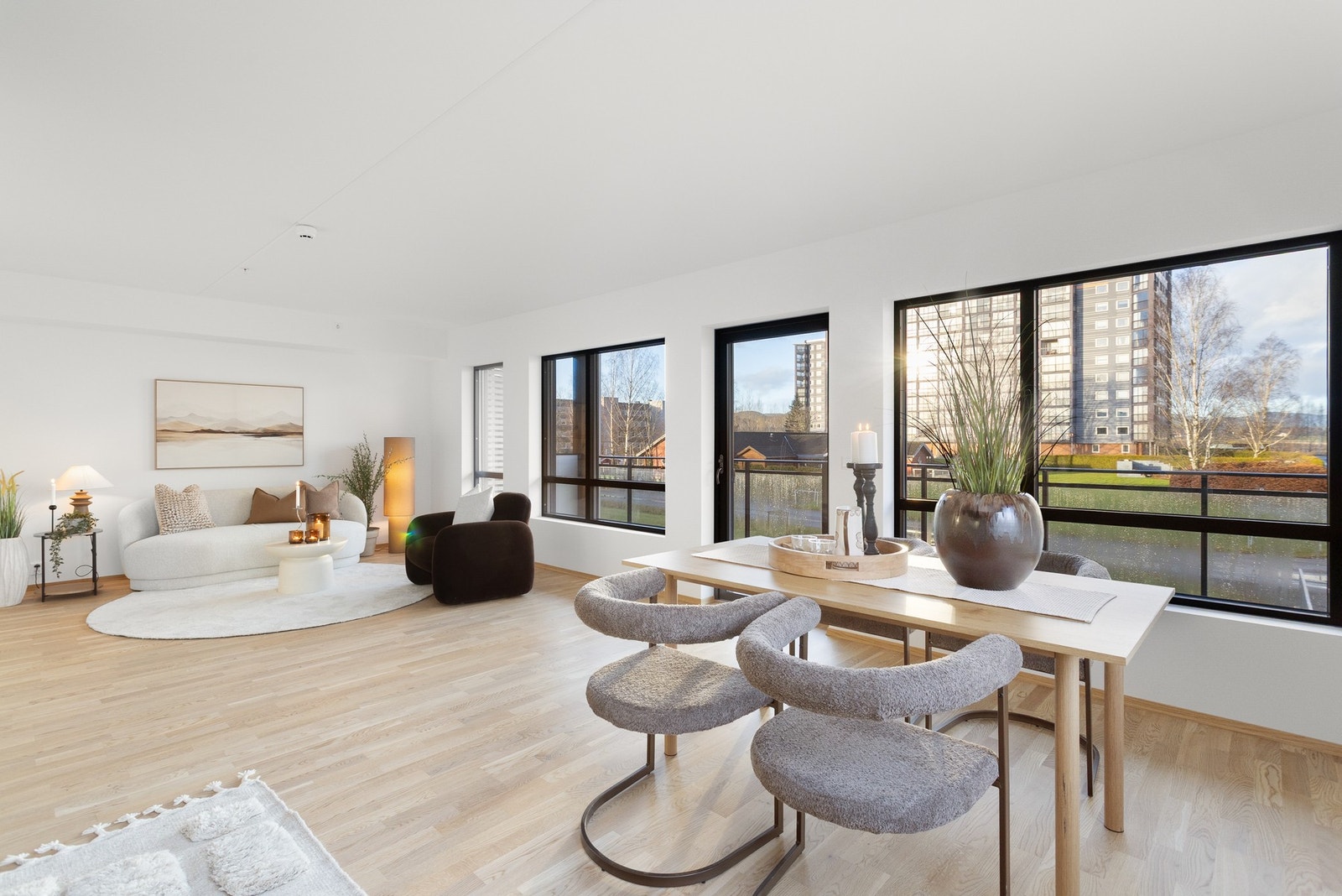 Velkommen til en moderne livstil - her kan du kombinere en romslig 3-roms leilighet med masse flotte fellesarealer. Foto: THT foto Galleribilde