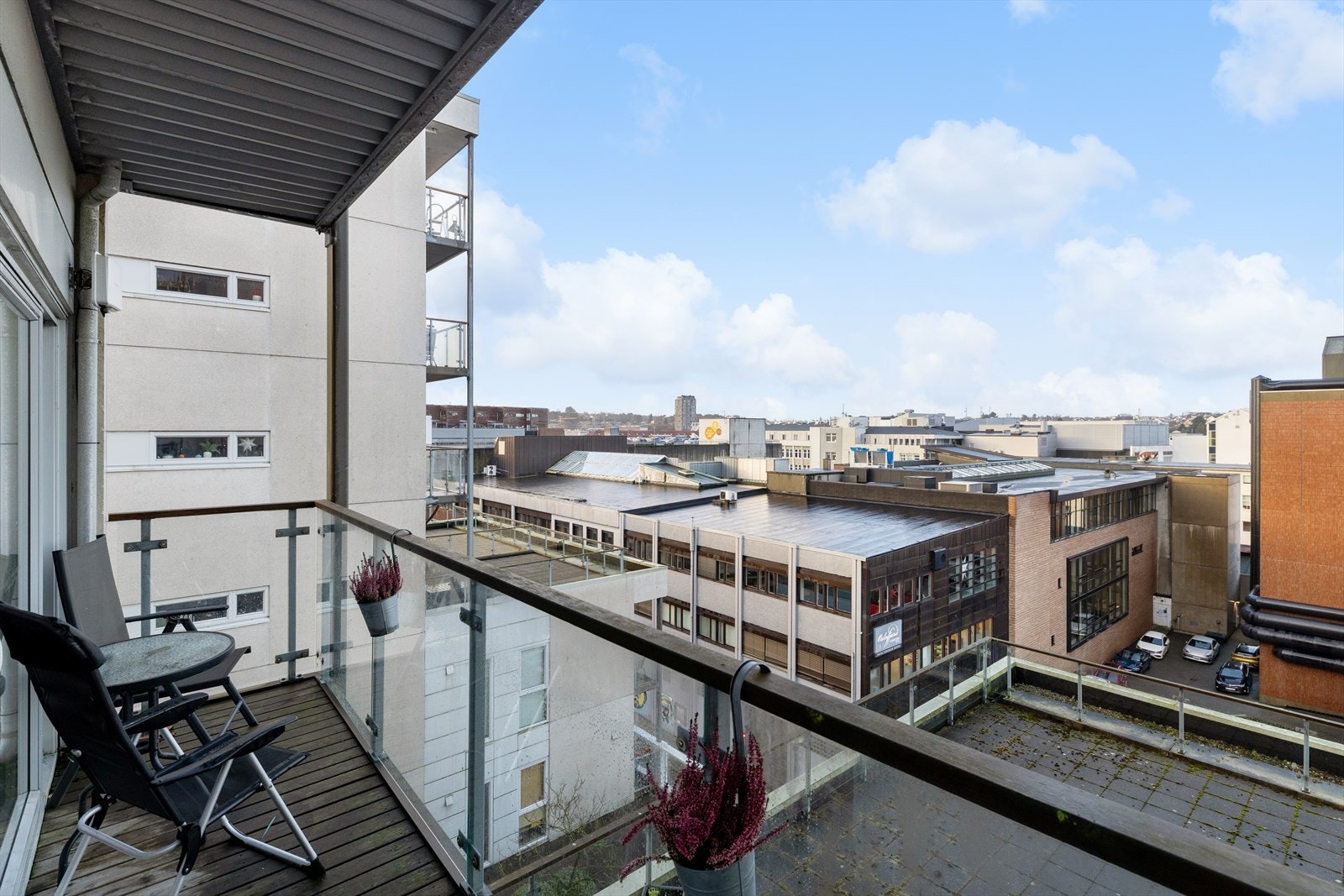 Den vestvendte beliggenheten gir gode solforhold Galleribilde