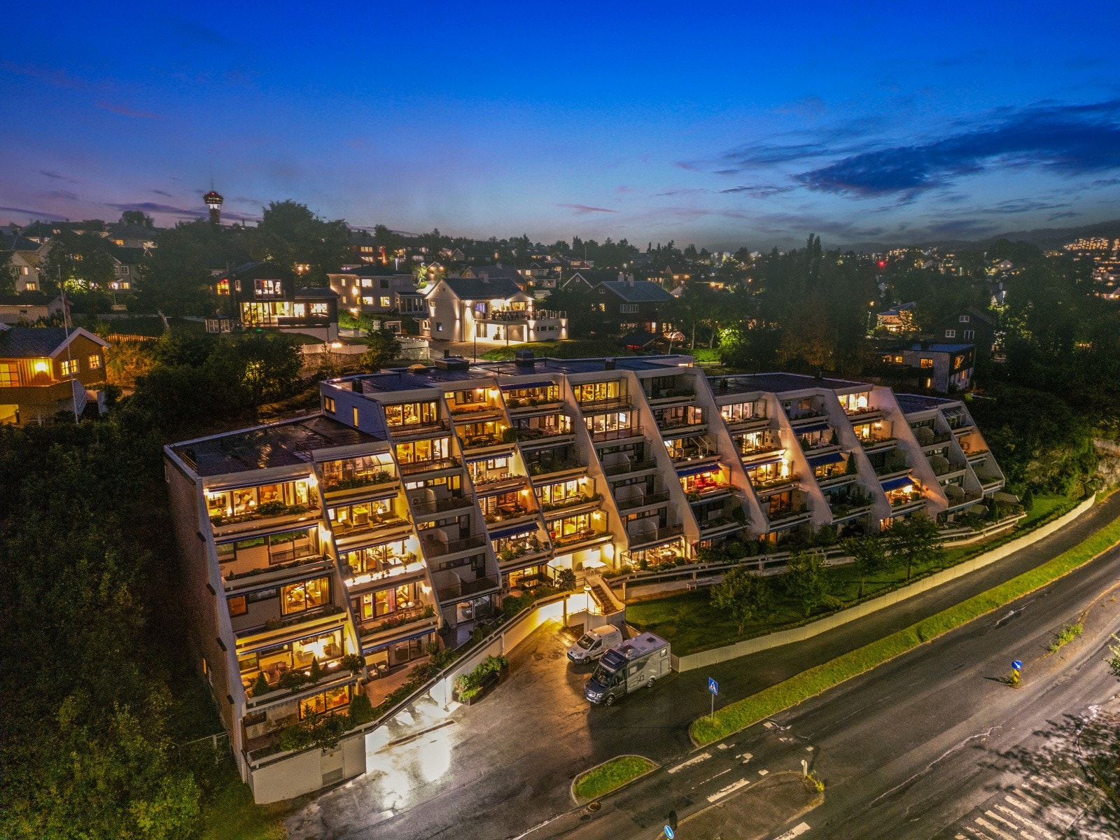 Fasade kveld Galleribilde