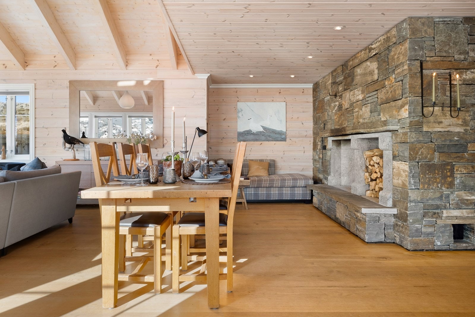 Vakker klebersteinpeis kledd med Randøystein på alle sider Galleribilde