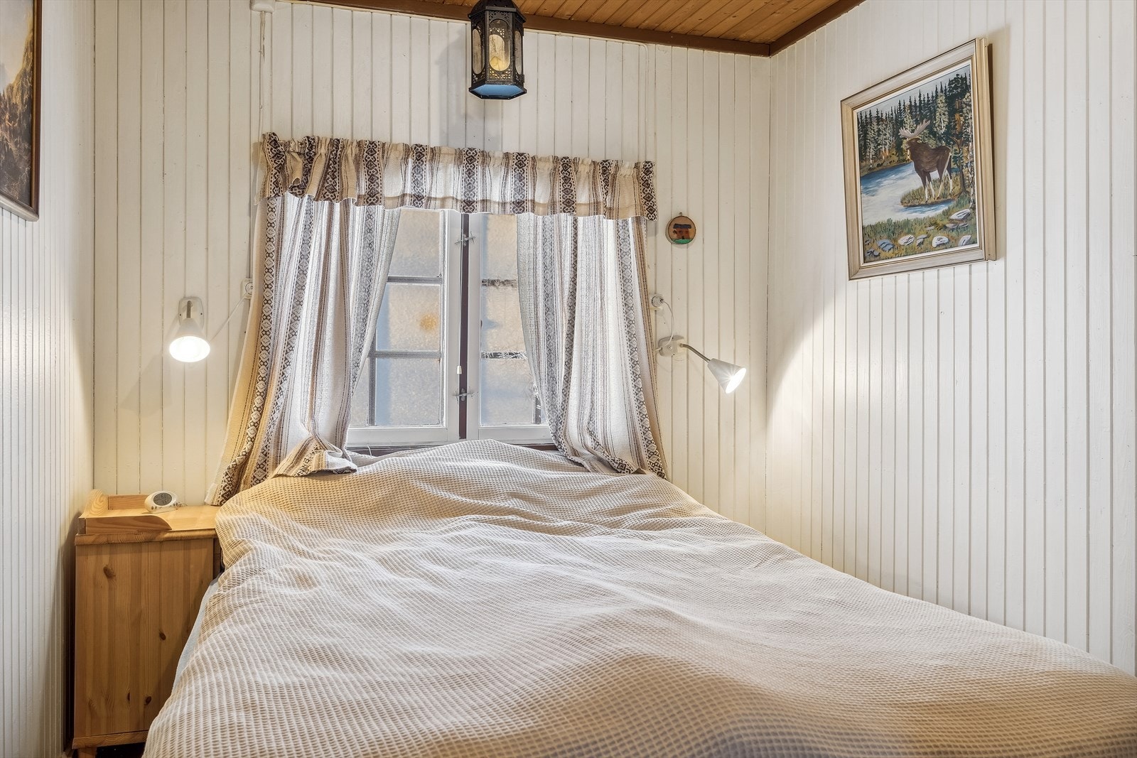 I hytta er det to soverom hvor det dag er hhv. dobbeltseng og enkeltseng. Galleribilde