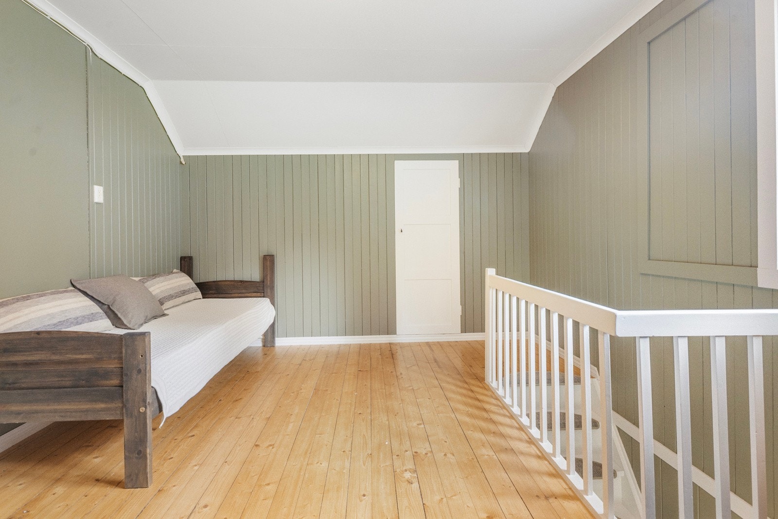 Trapperom/soverom II - med adkomst fra kjøkkenet Galleribilde