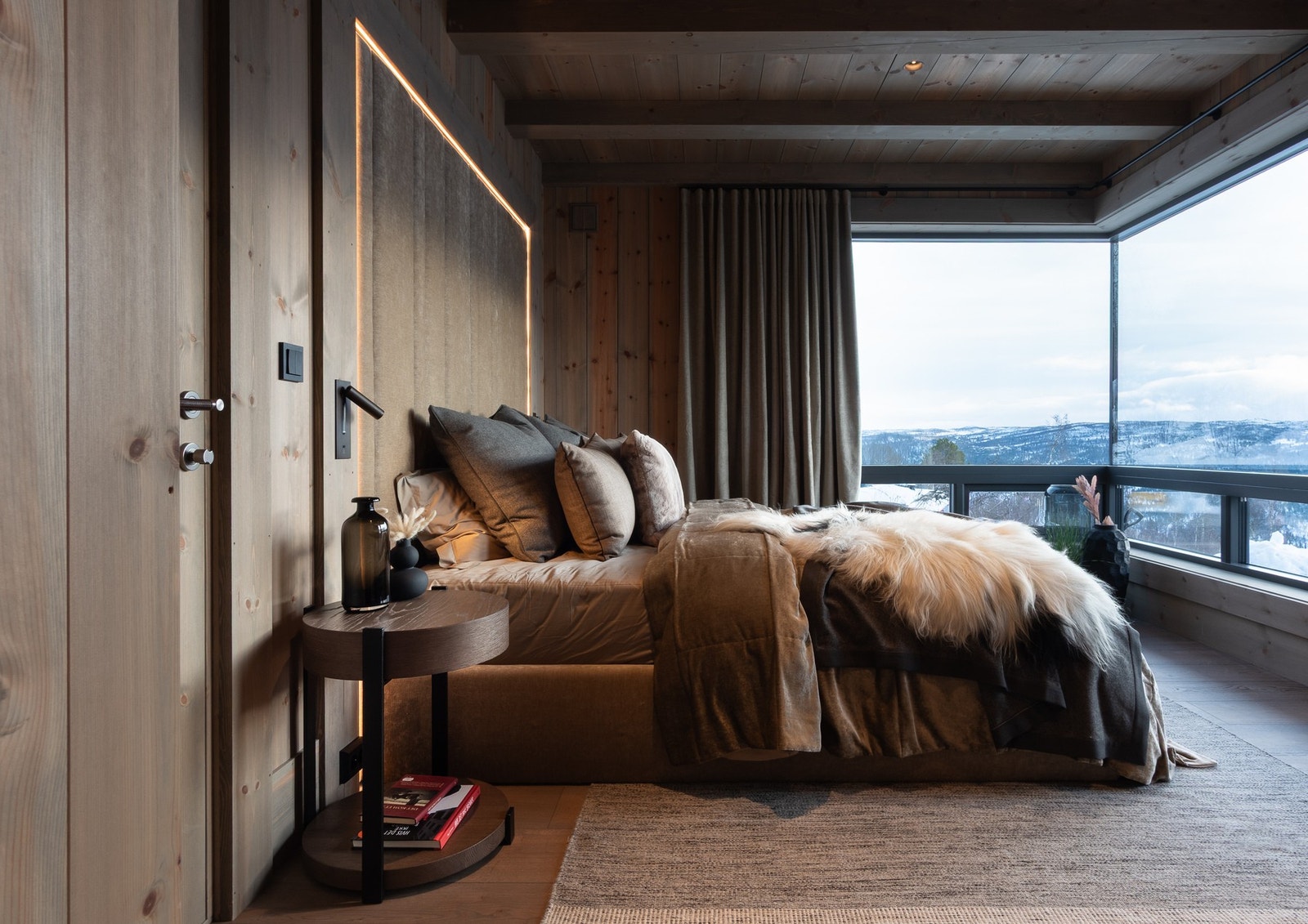 Drømmesoverom med lekker utsikt, garderobe og et flott en-suite bad Galleribilde