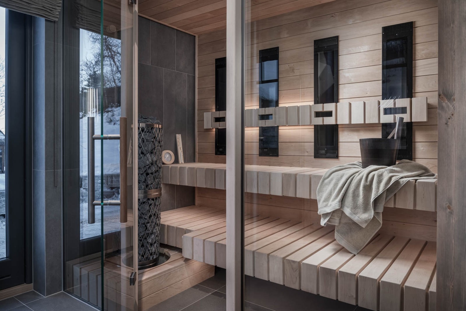 Rålekker badstue med både elektrisk varmeovn + infrarøde veggpaneler Galleribilde