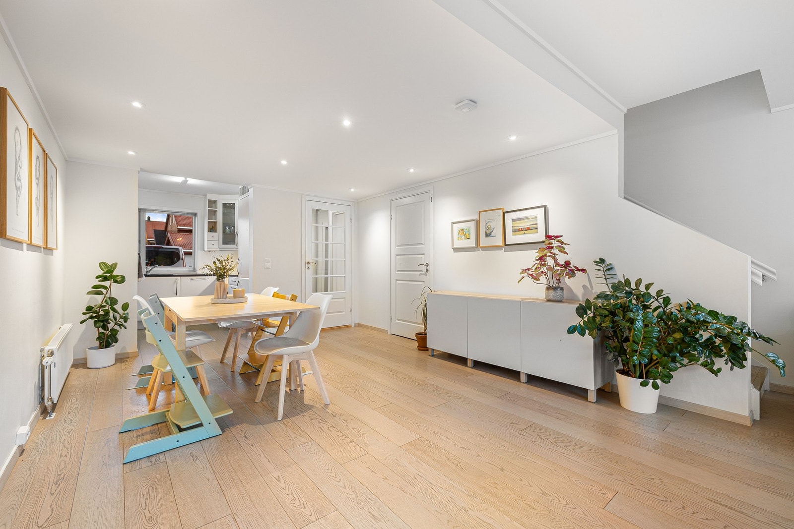 Til oppvarming er det fjernvarme samt elektrisk varme Galleribilde